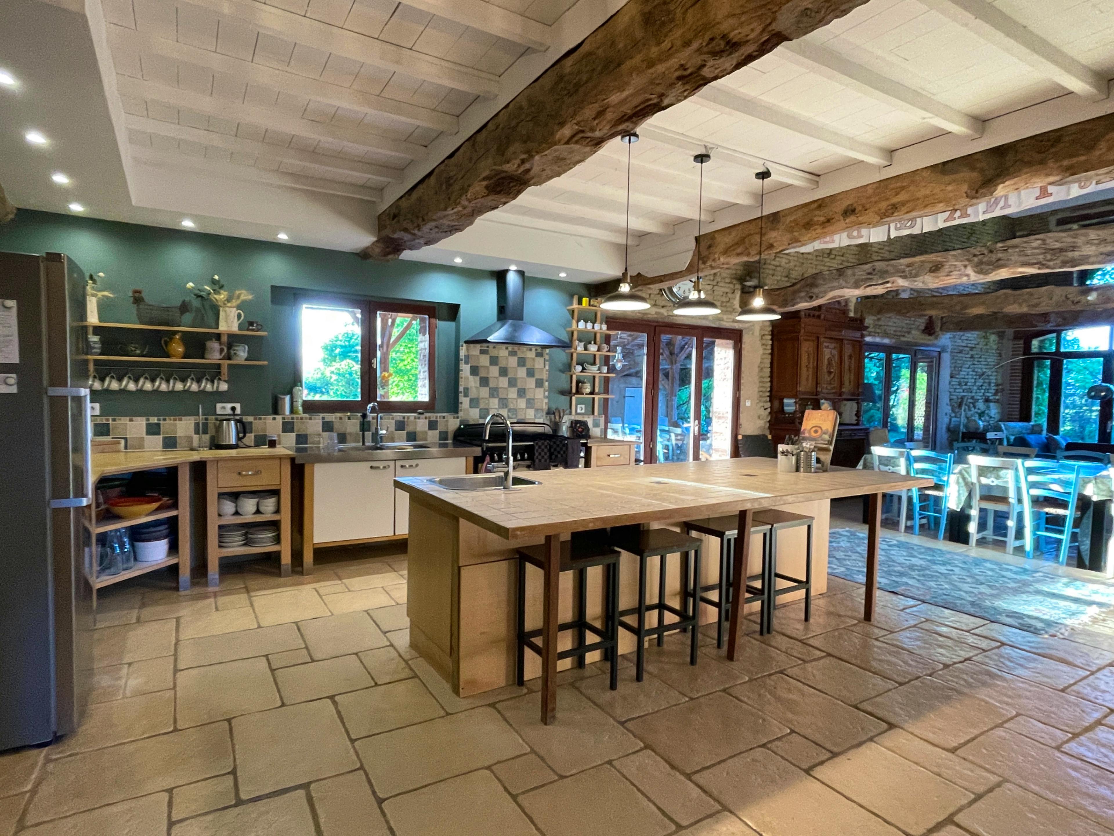 Fully equipped kitchen