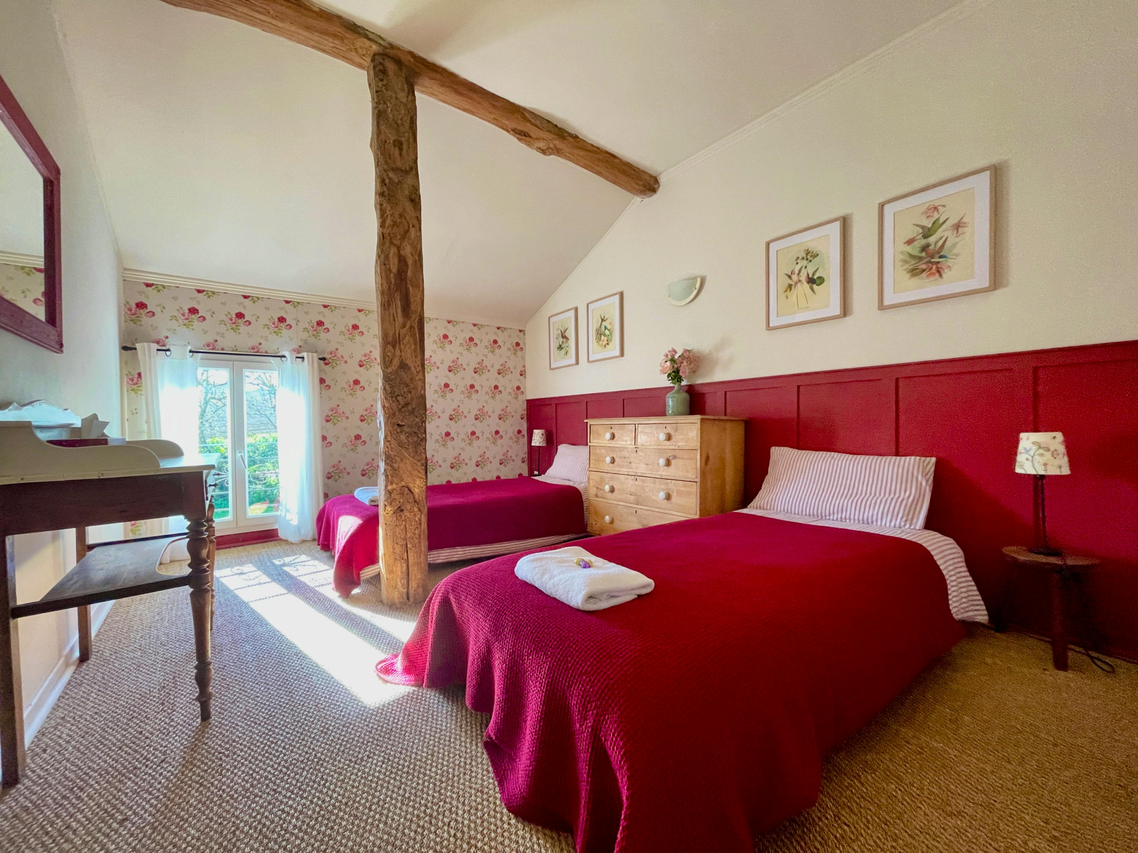 Miss Scarlett 2 singles/1 double