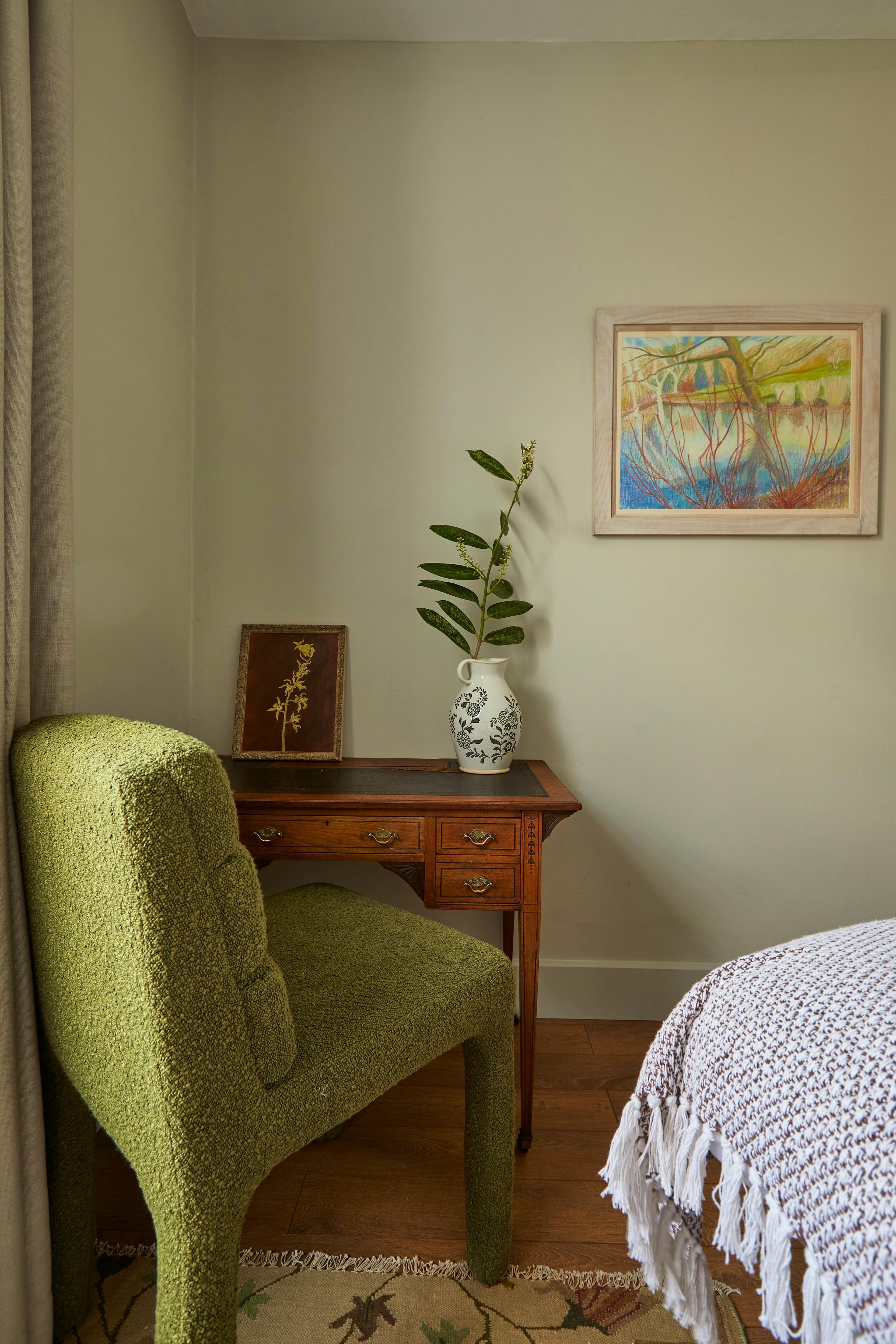 Apartment 5, bedroom