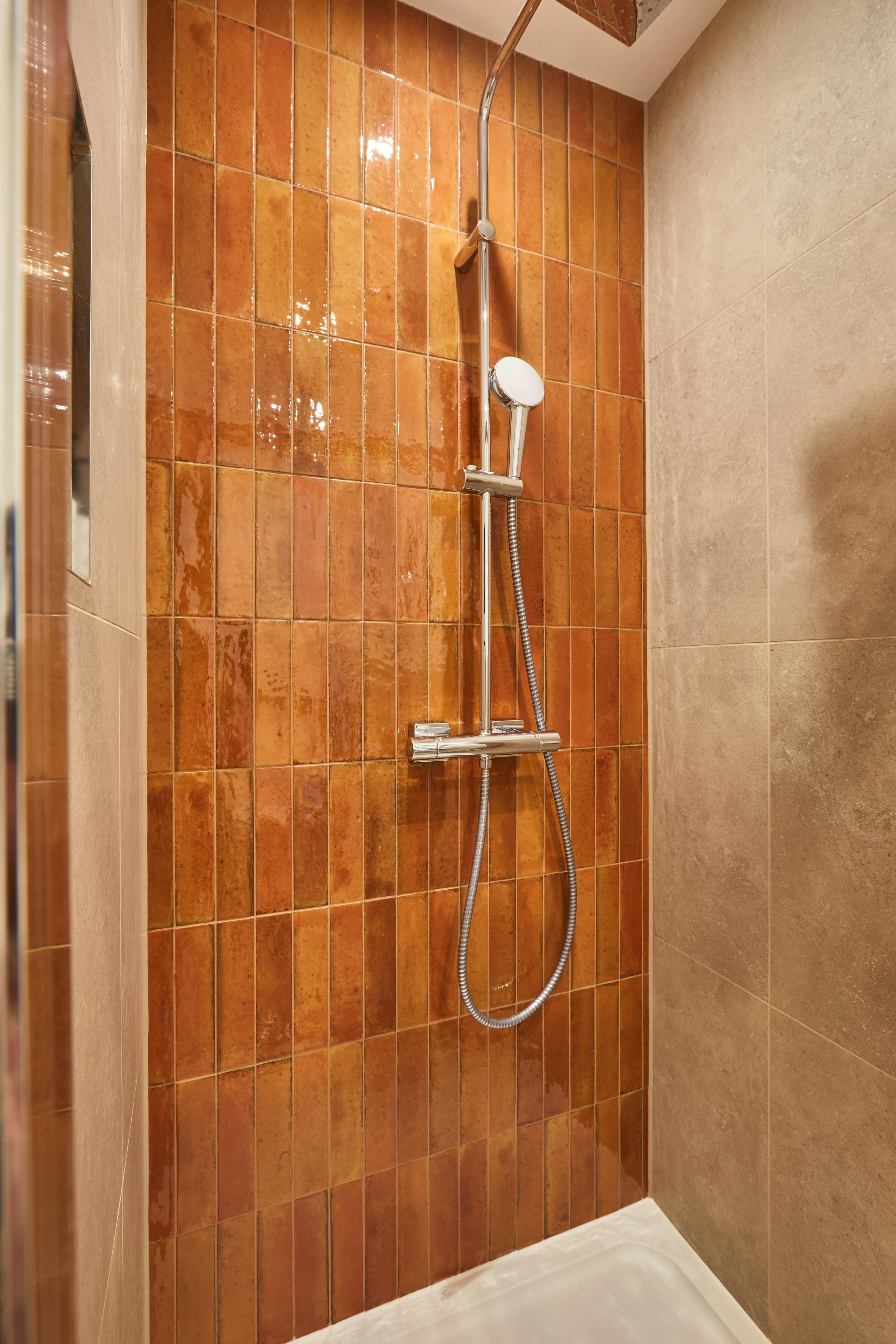 Apartment 4, bathroom