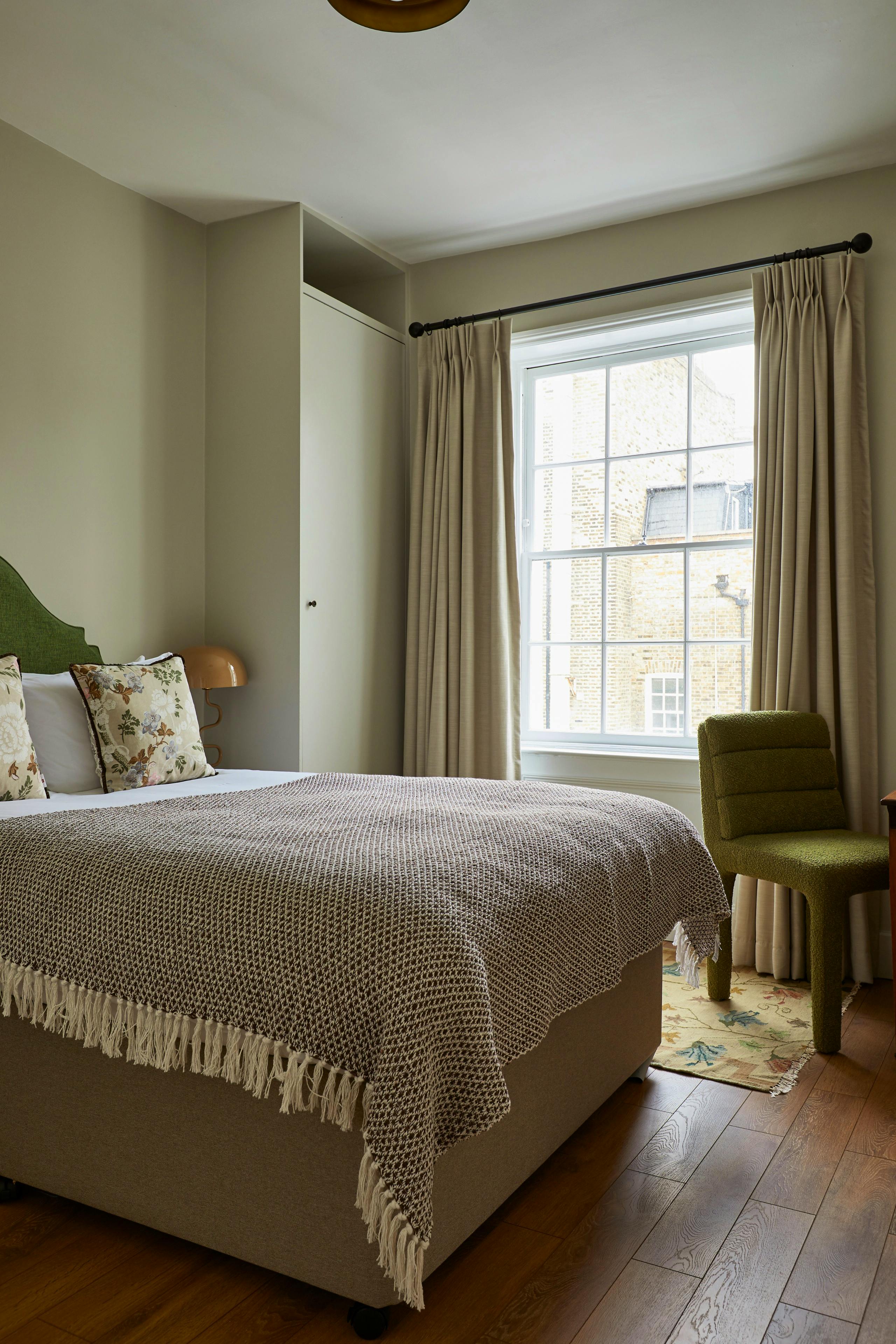 Apartment 5, bedroom