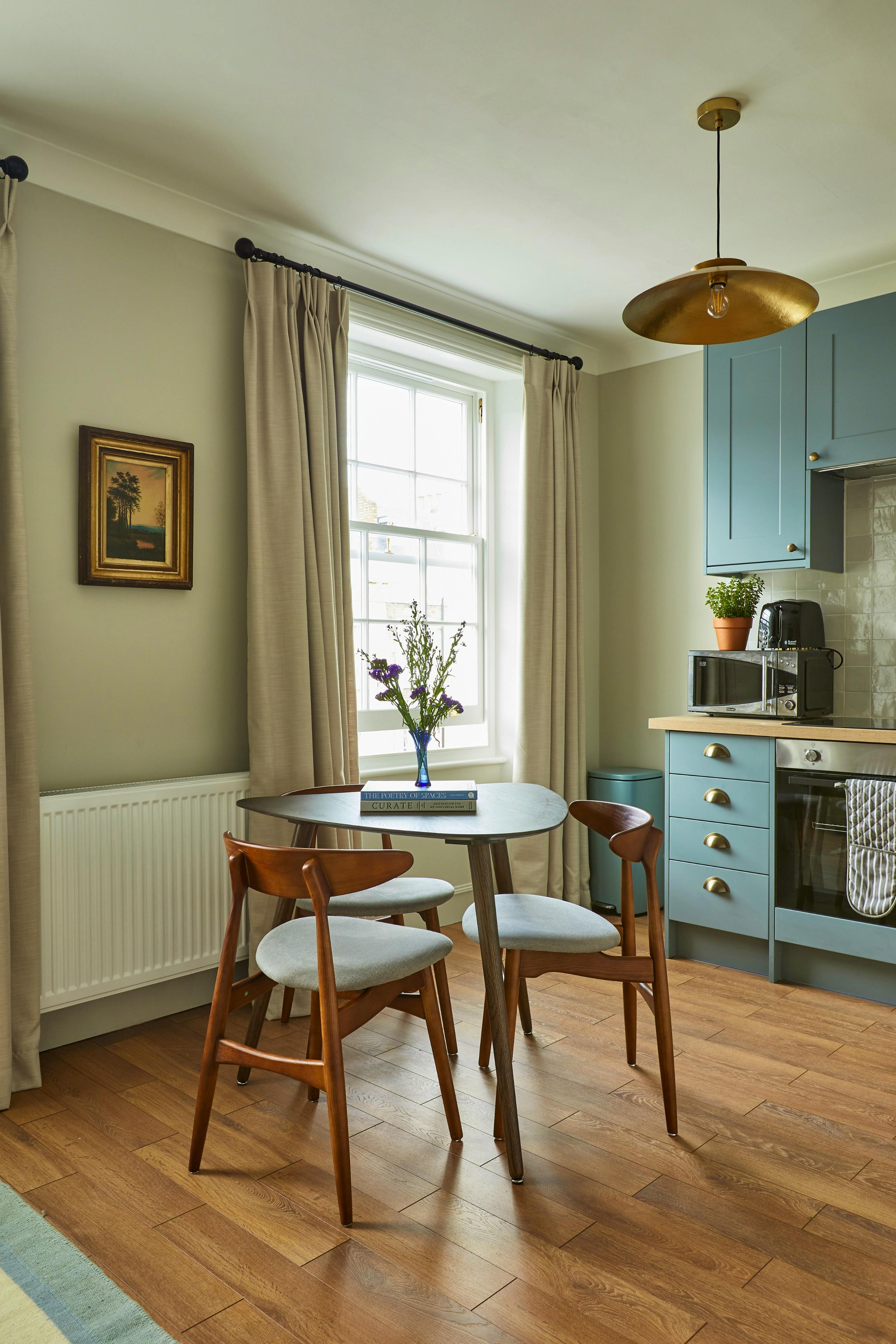 Apartment 5, kitchen