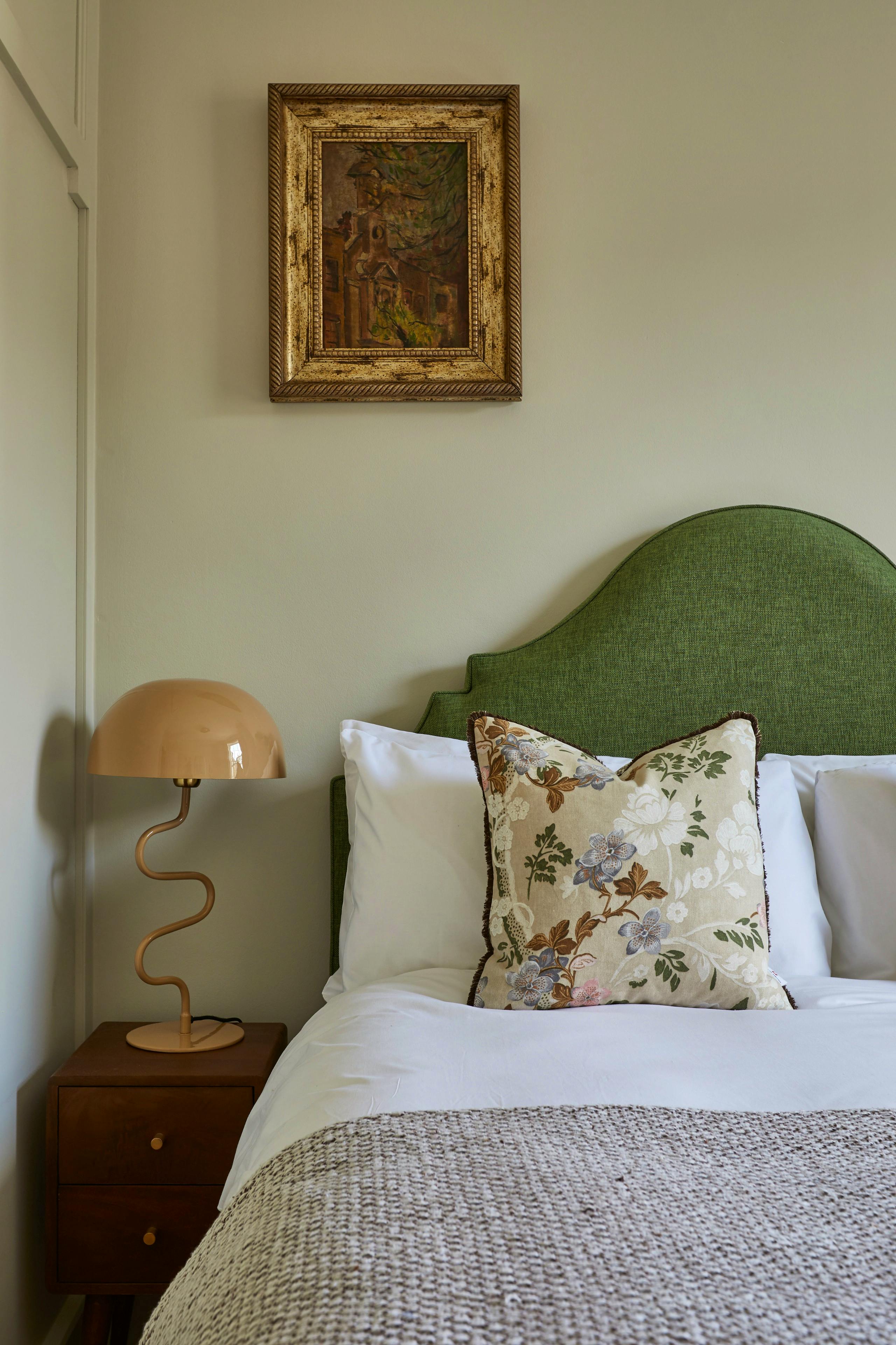 Apartment 5, bedroom