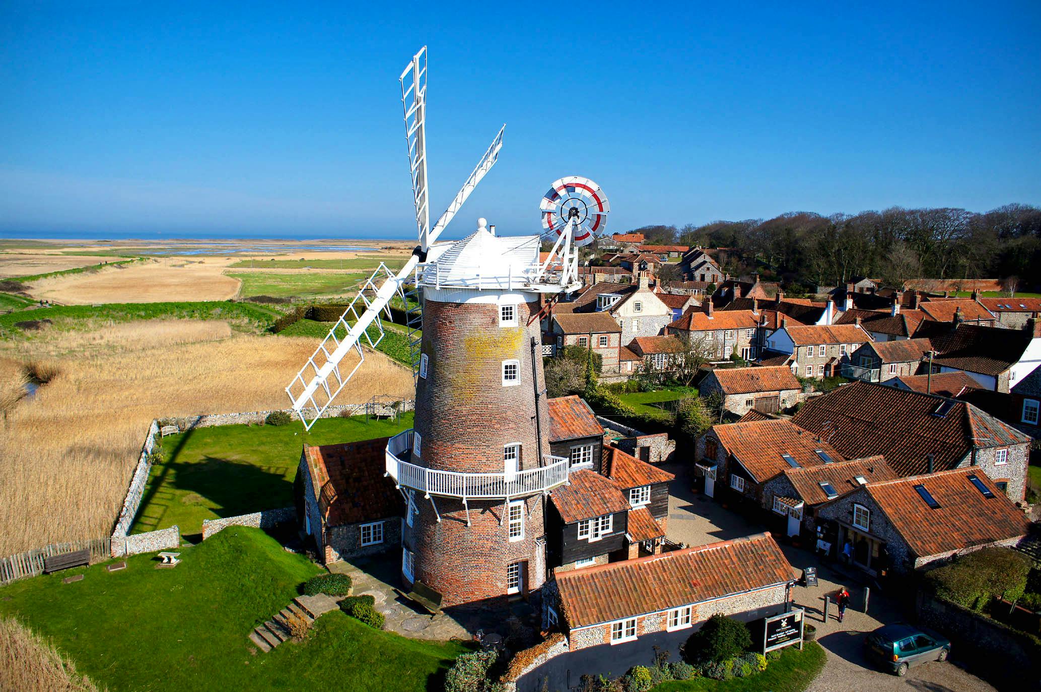 Cley Windmill, Cool Windmill B&B In Norfolk