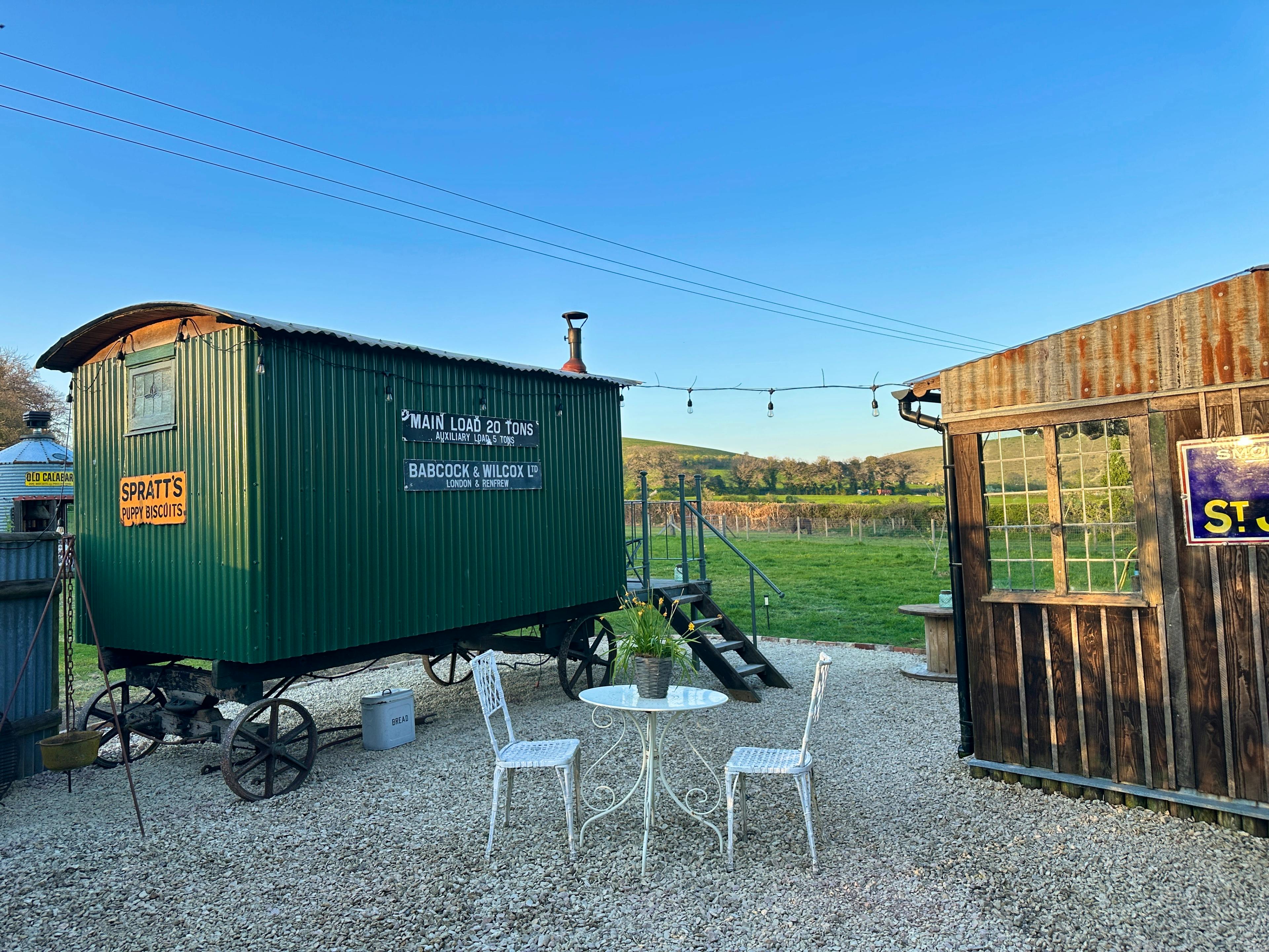 Woody the hut private area