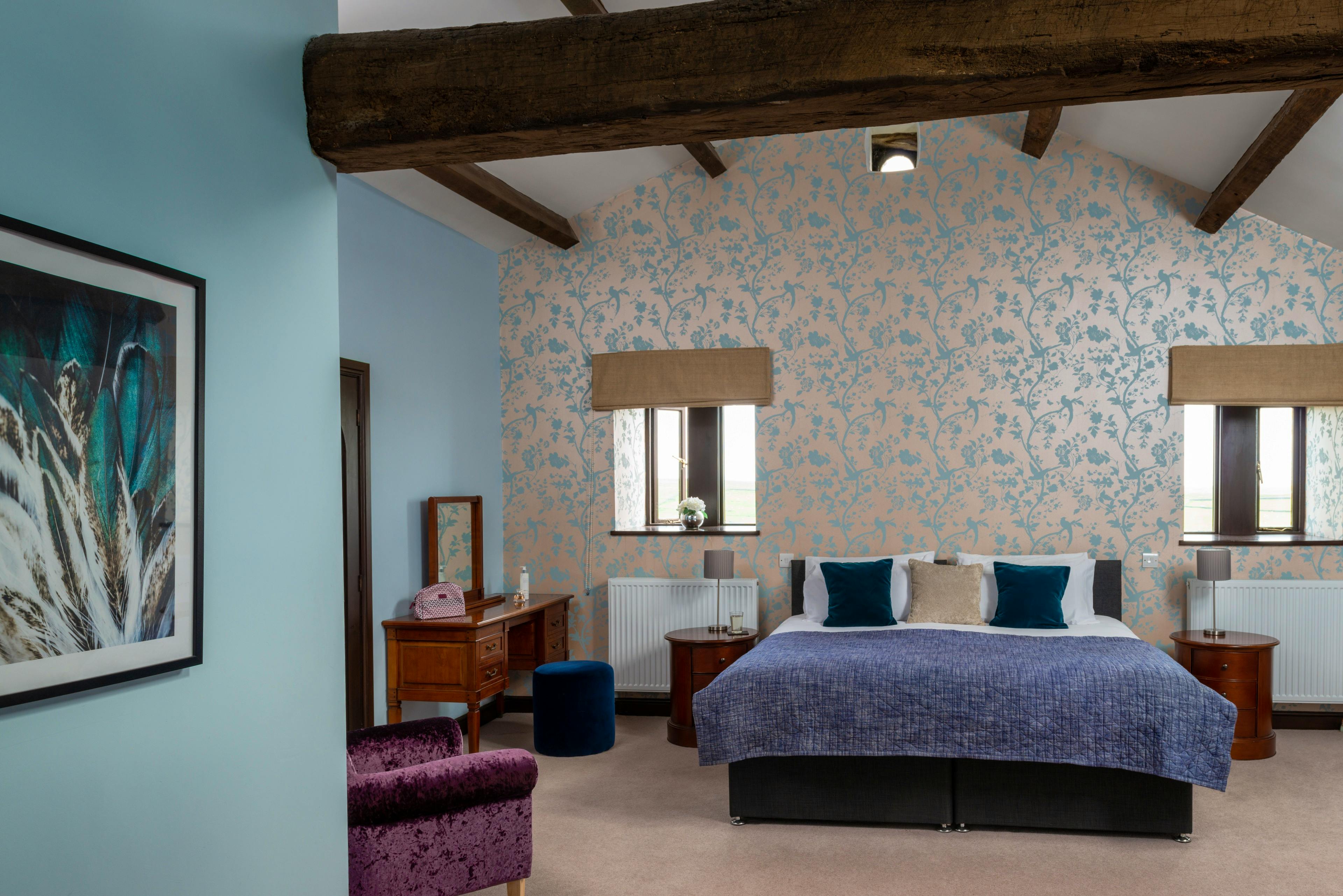 Bluebird suite, king/twin & single