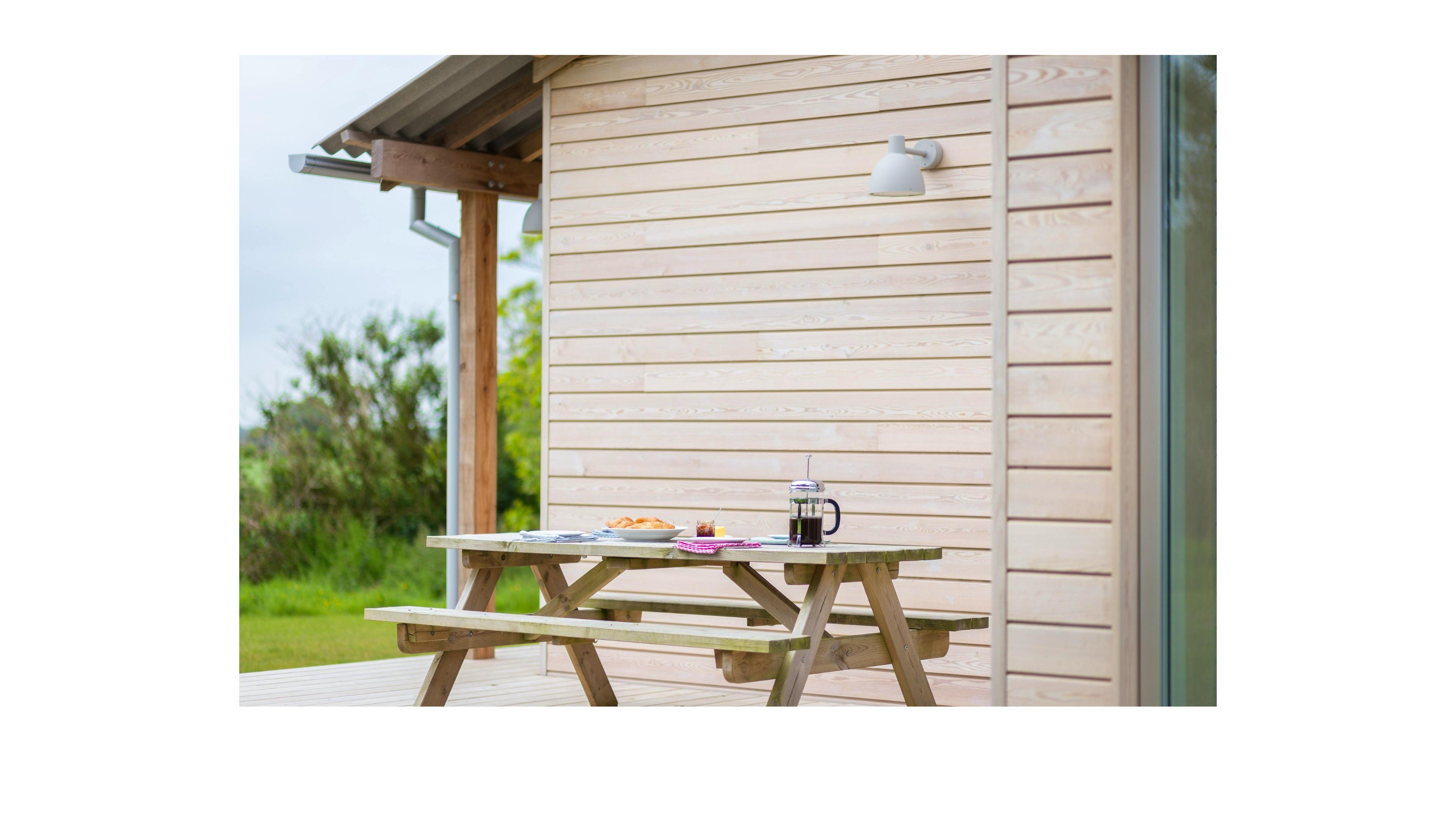 Alfresco Breakfast Moments