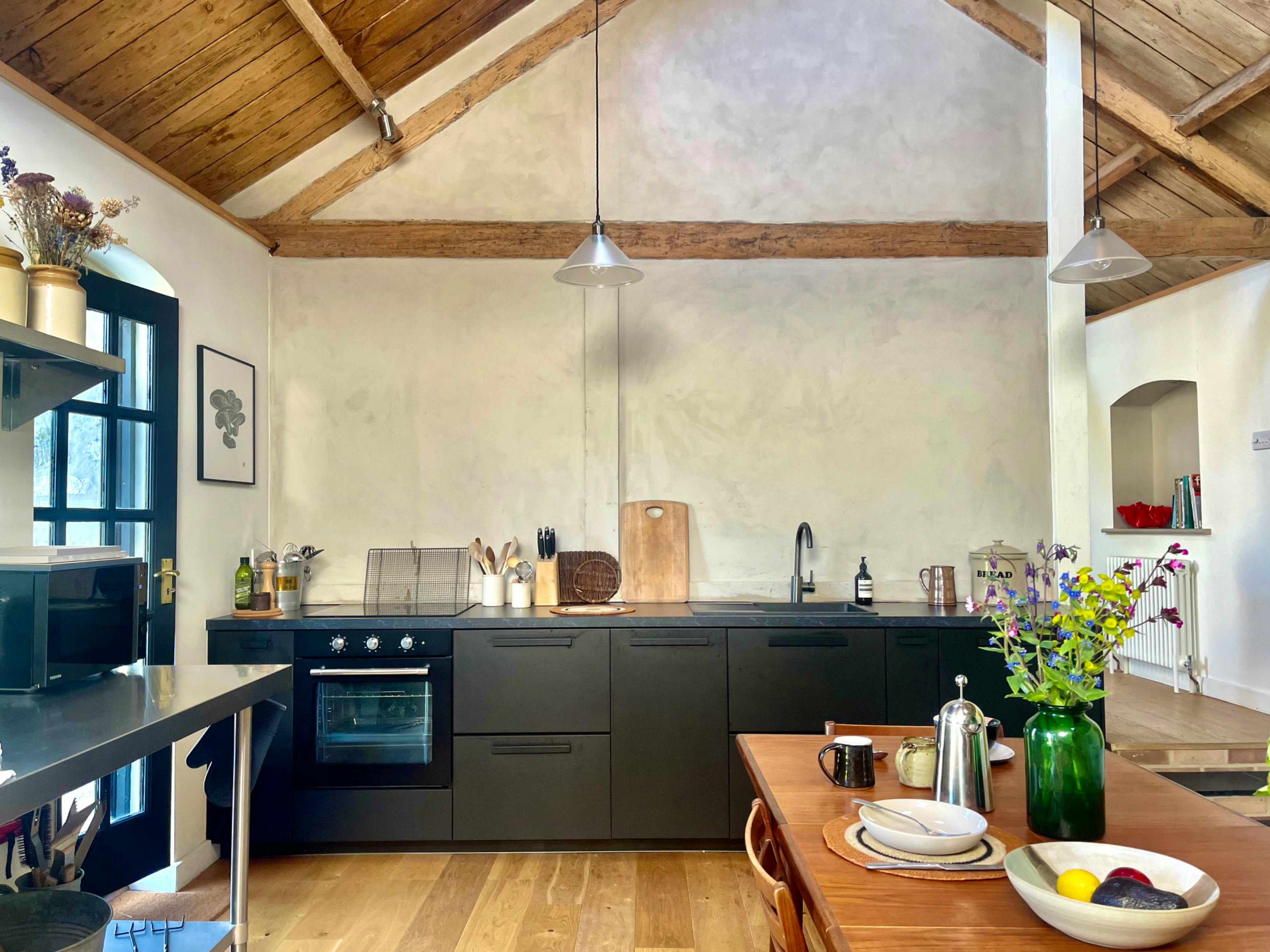 Fully equipped kitchen/diner