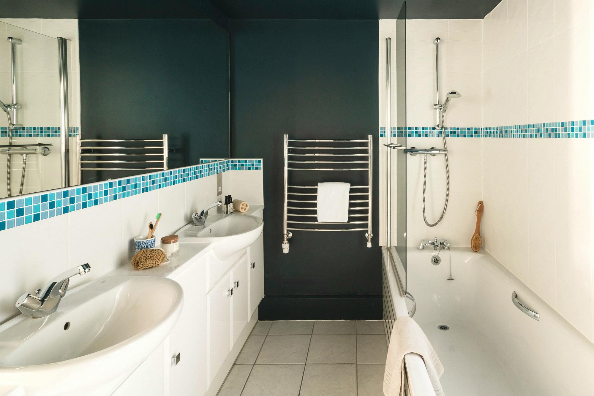 En-suite to master bedroom