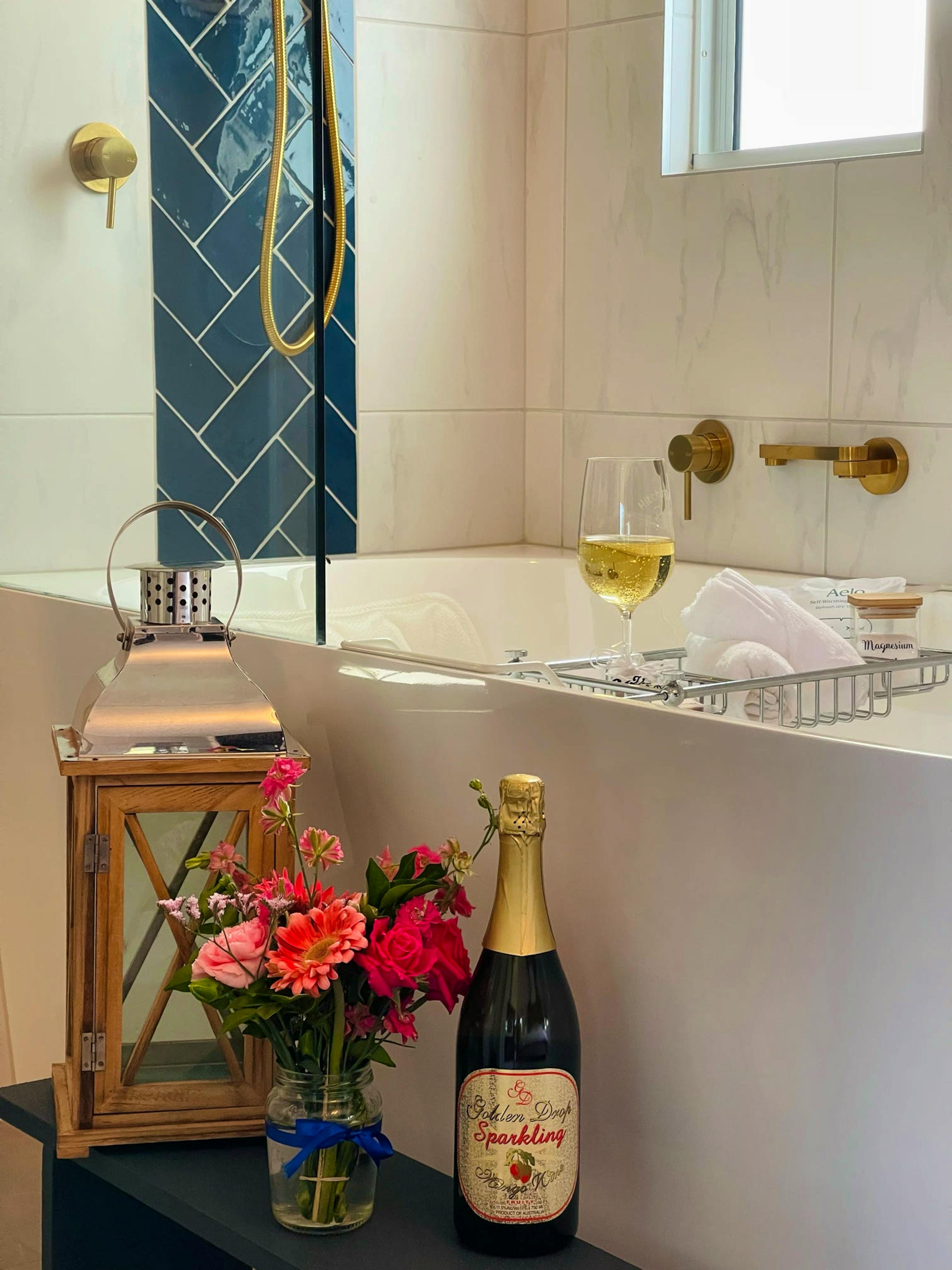 Hitching Rail Retreat - Image 4