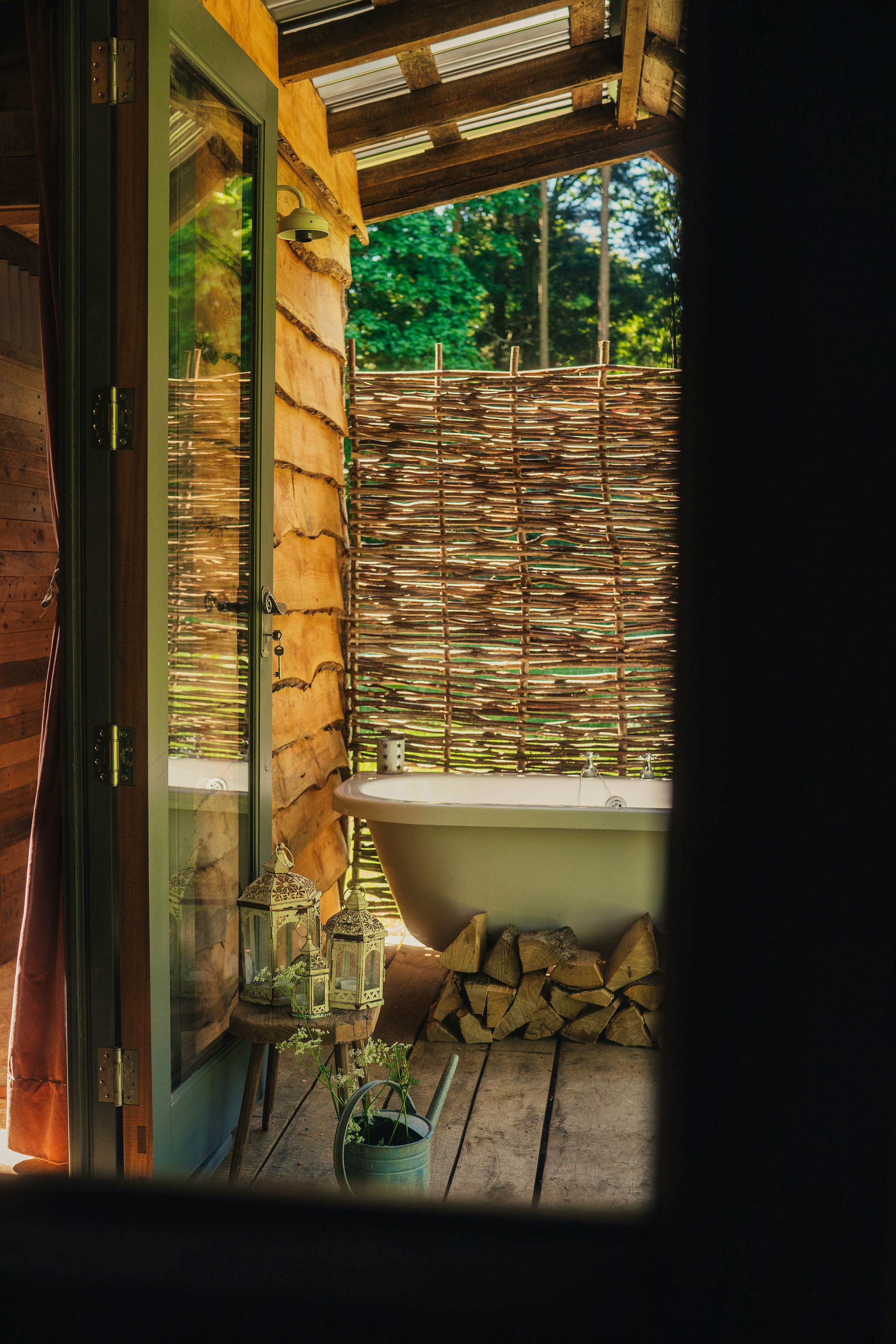 Cabin 2 - outside bath