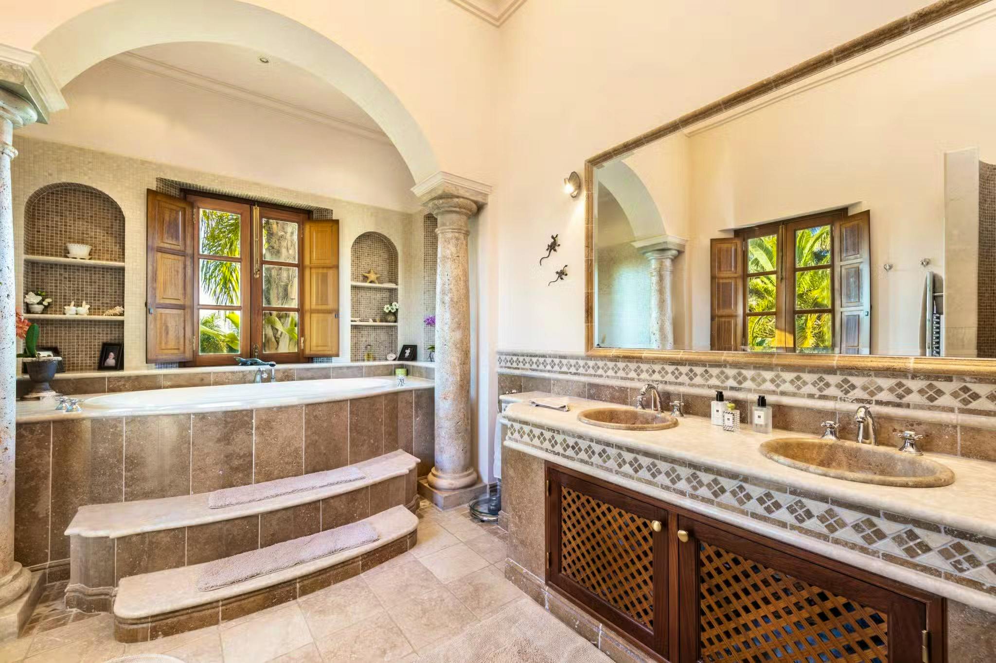 Master bedroom ensuite