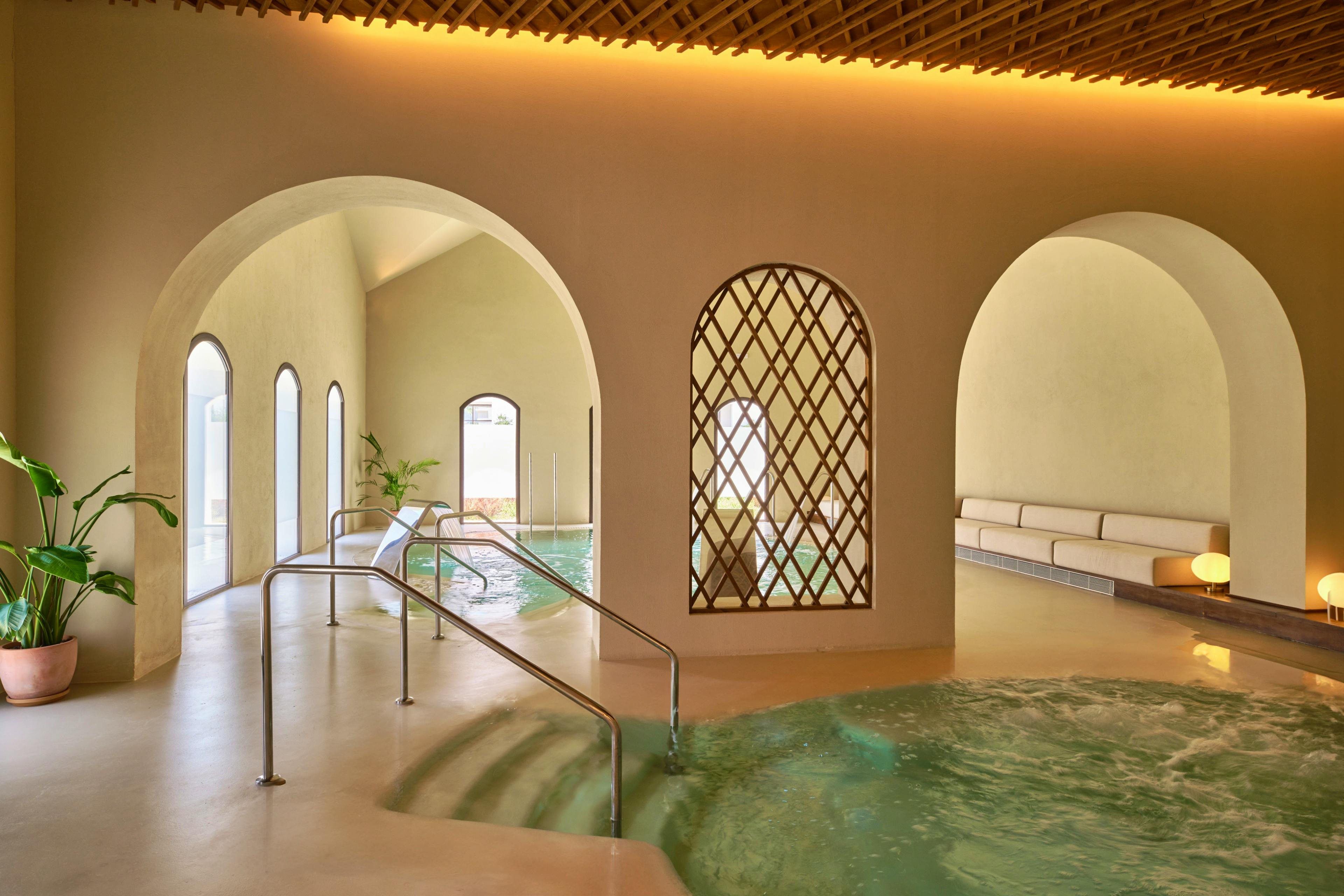 La Zambra Hotel - Image 4