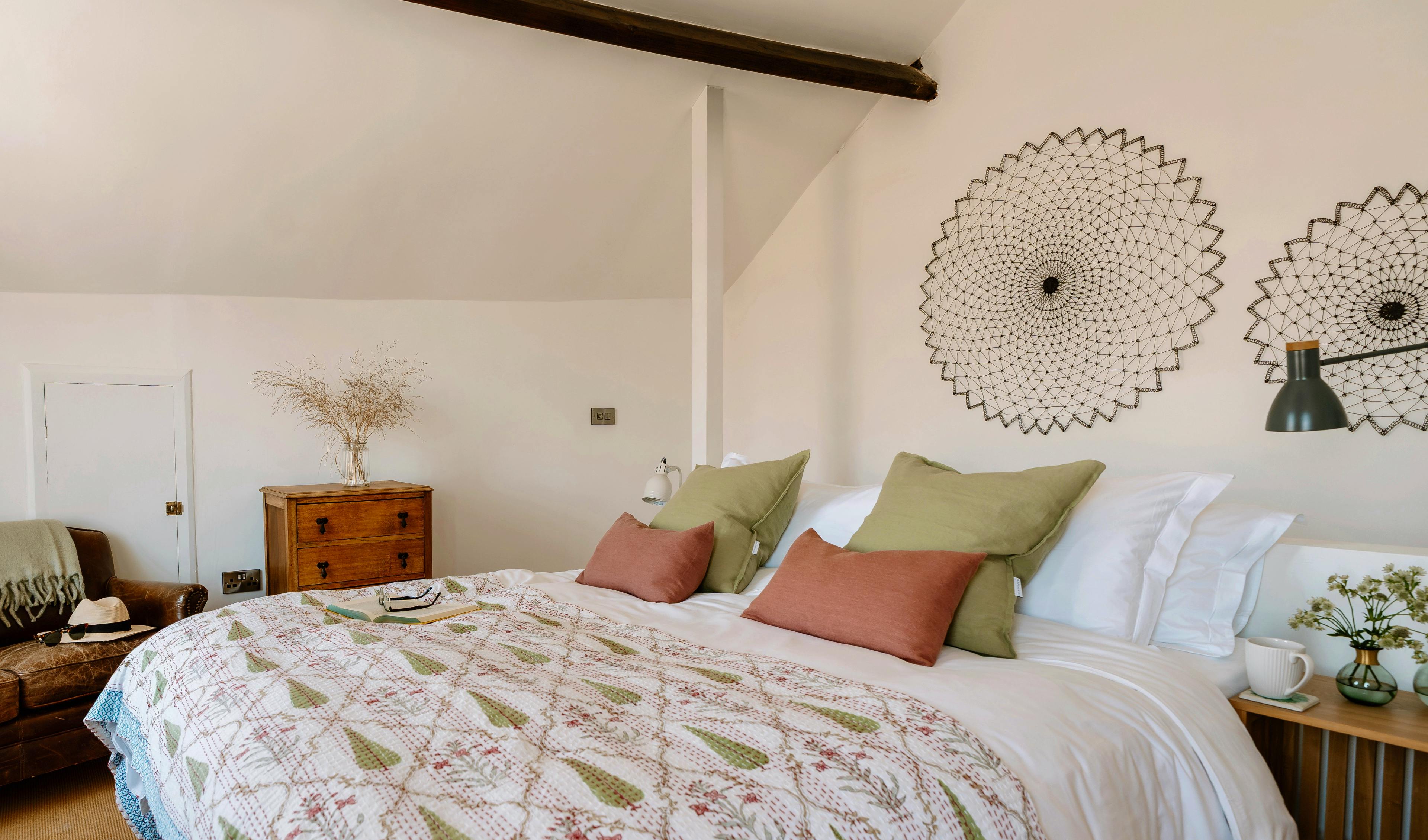 sumptuous linens in all bedrooms.