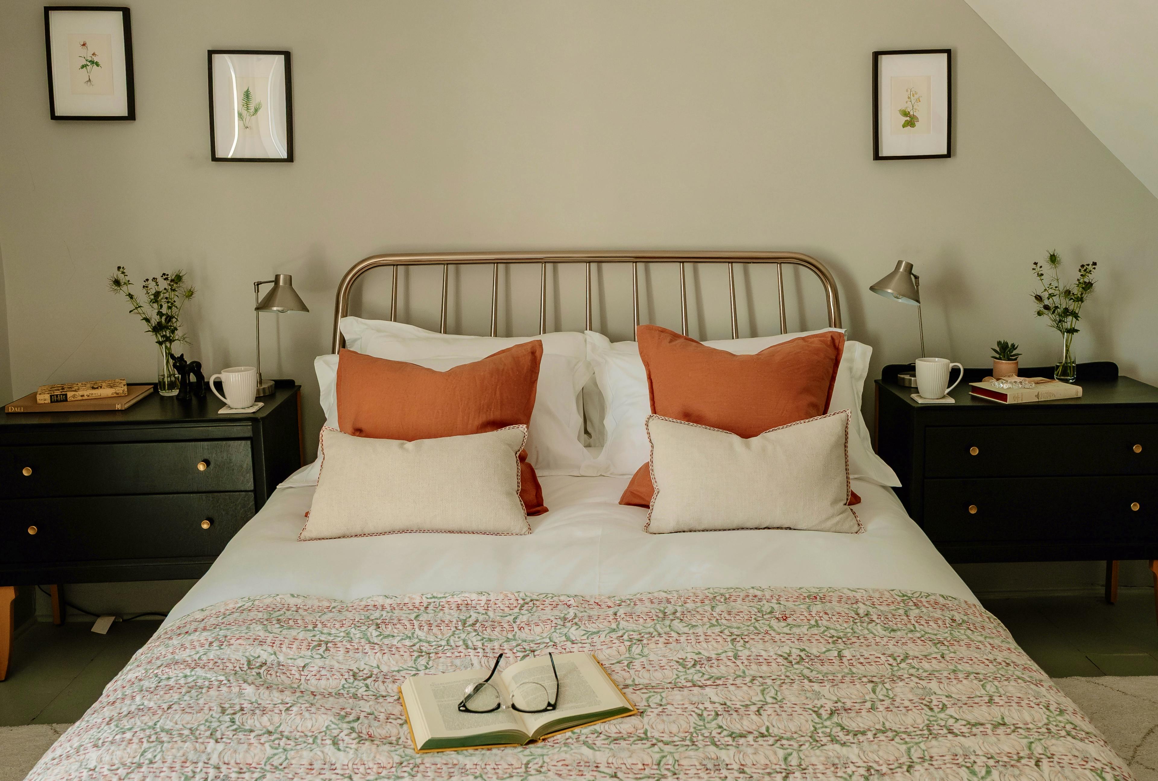 king bedroom 1st floor.