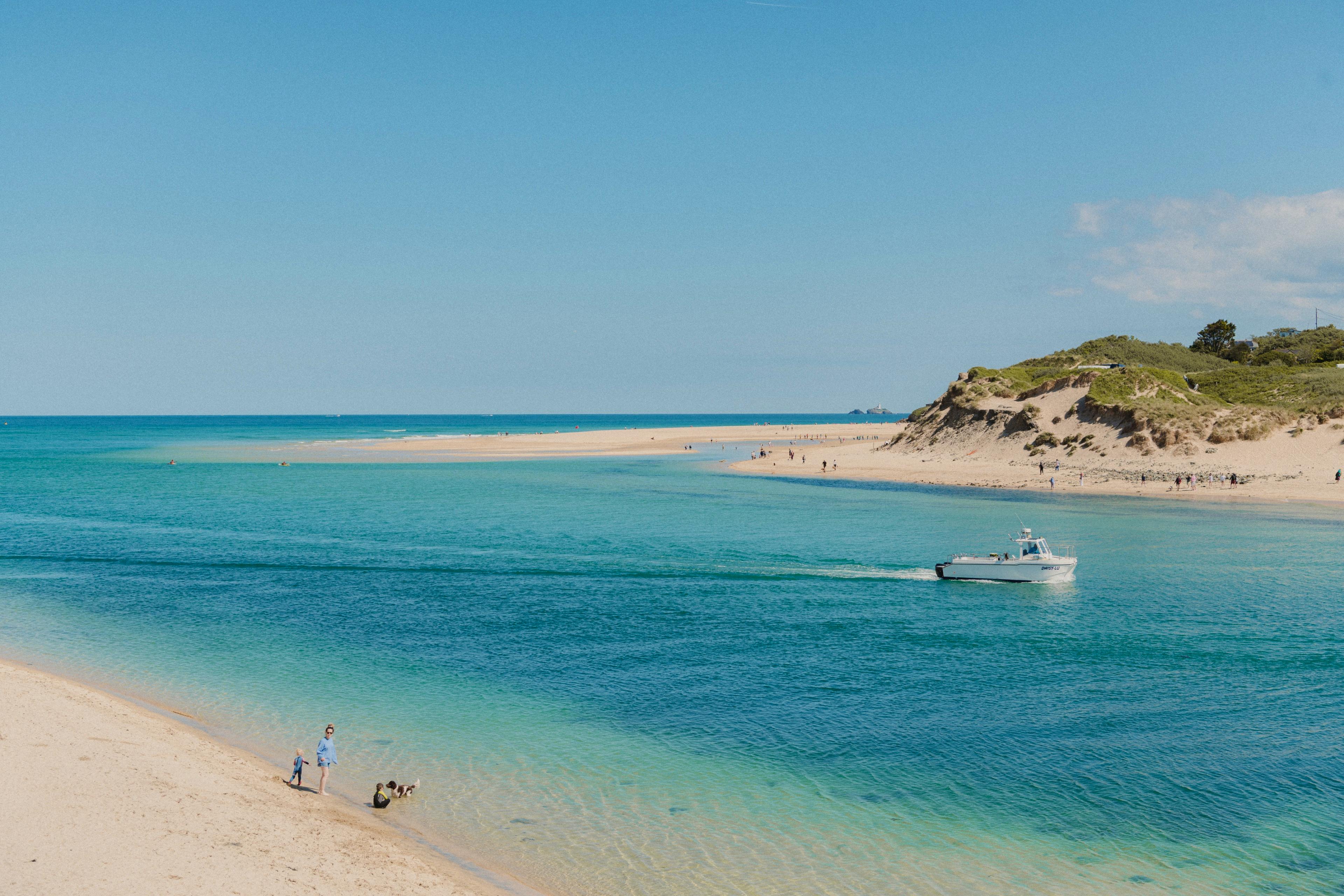 Paddling with Passing Traffic