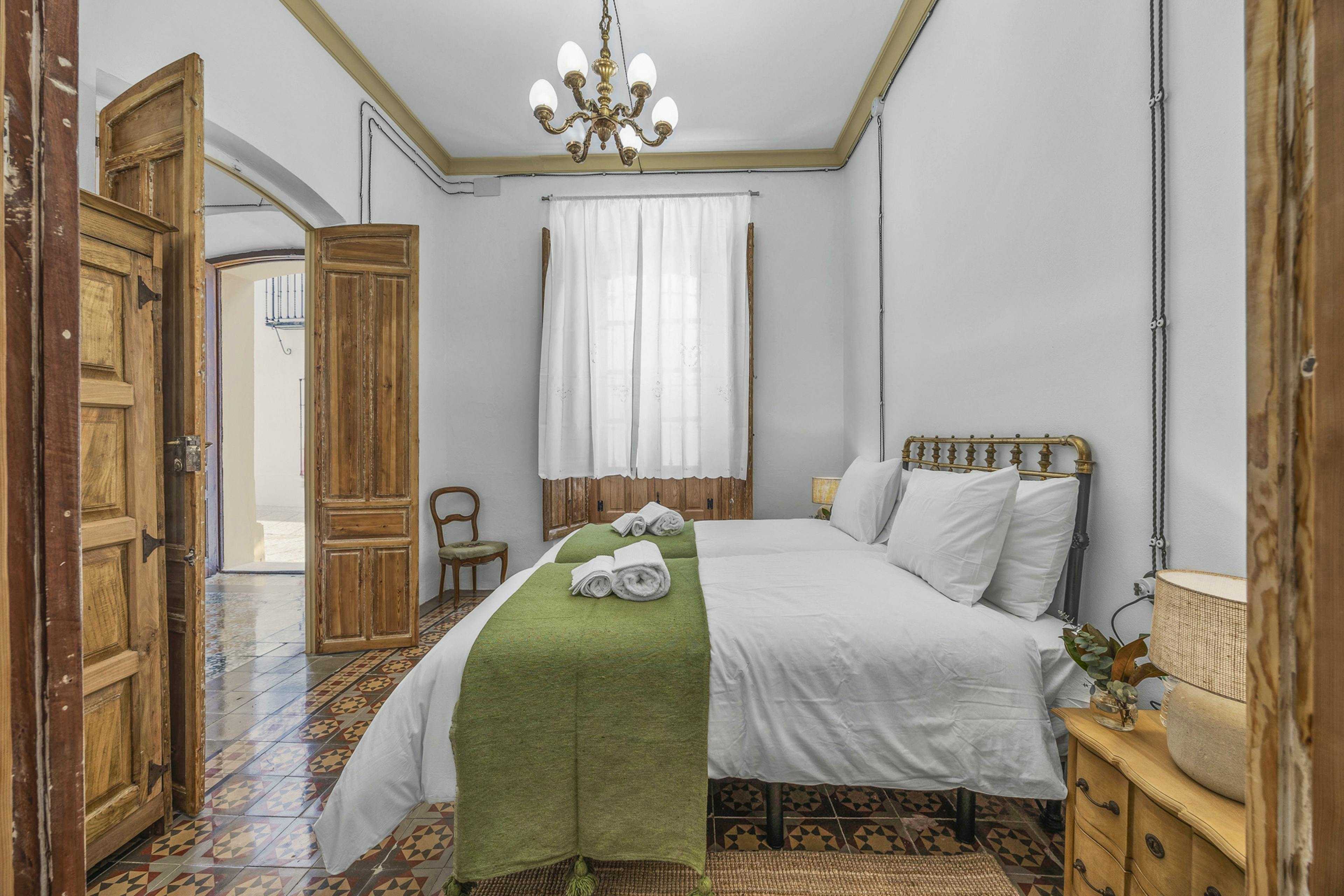 The Yellow House - Image 6