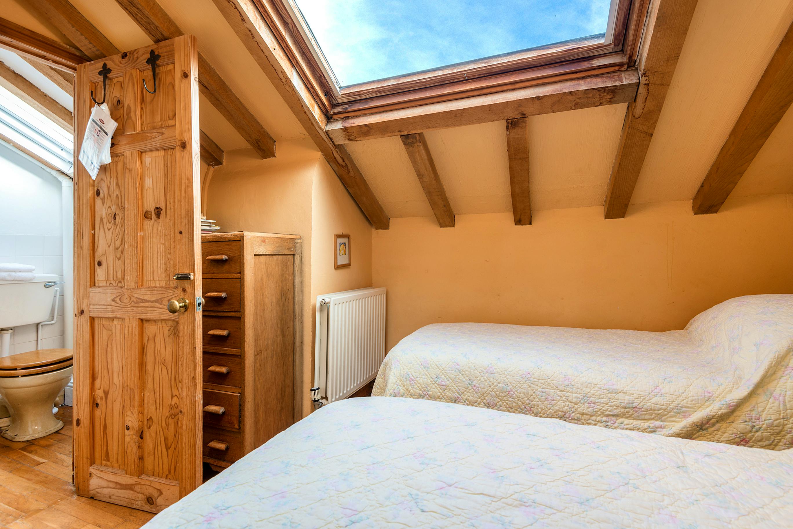 Twin bedroom & utility room