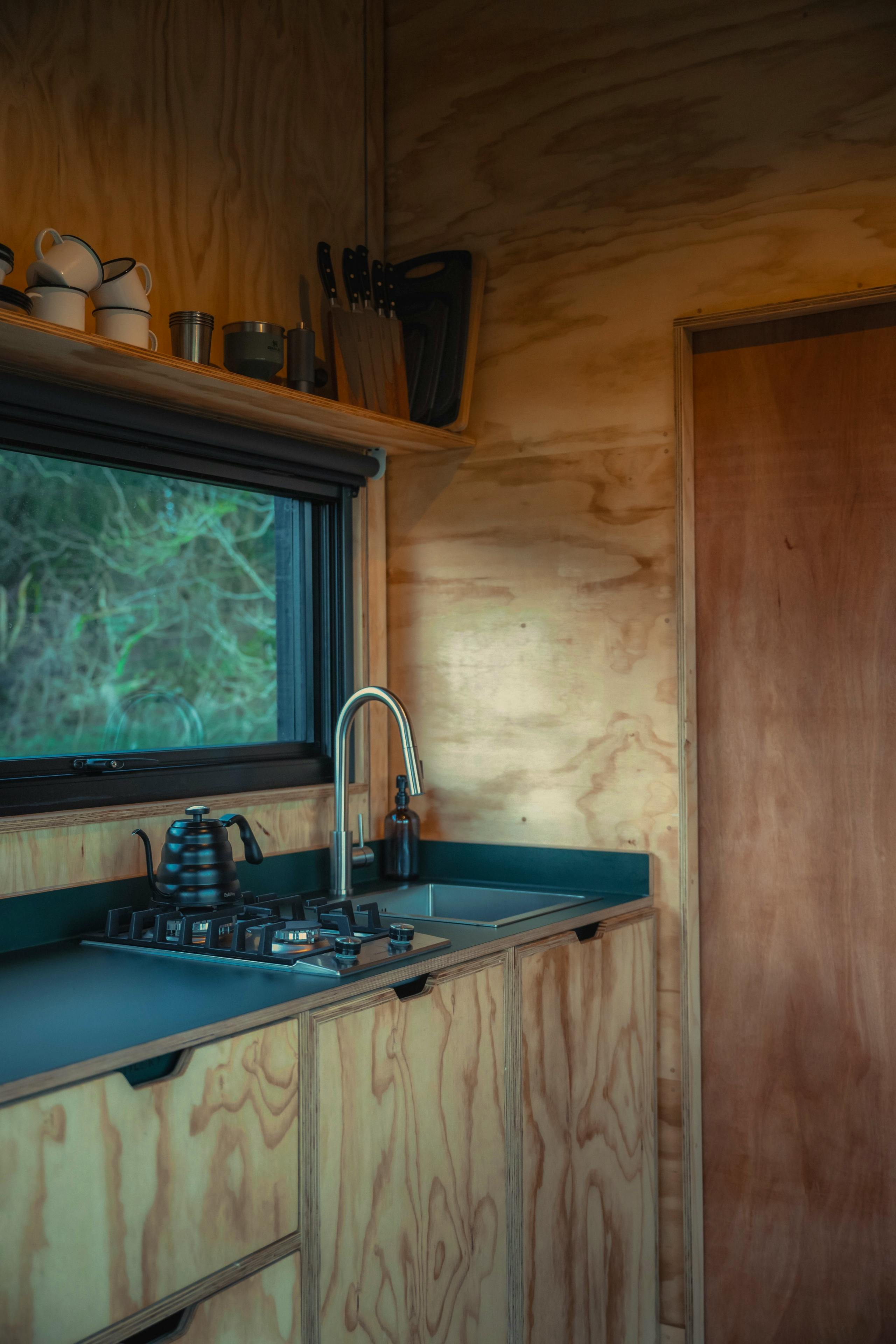 Well Equipped Kitchen, Hob & Sink