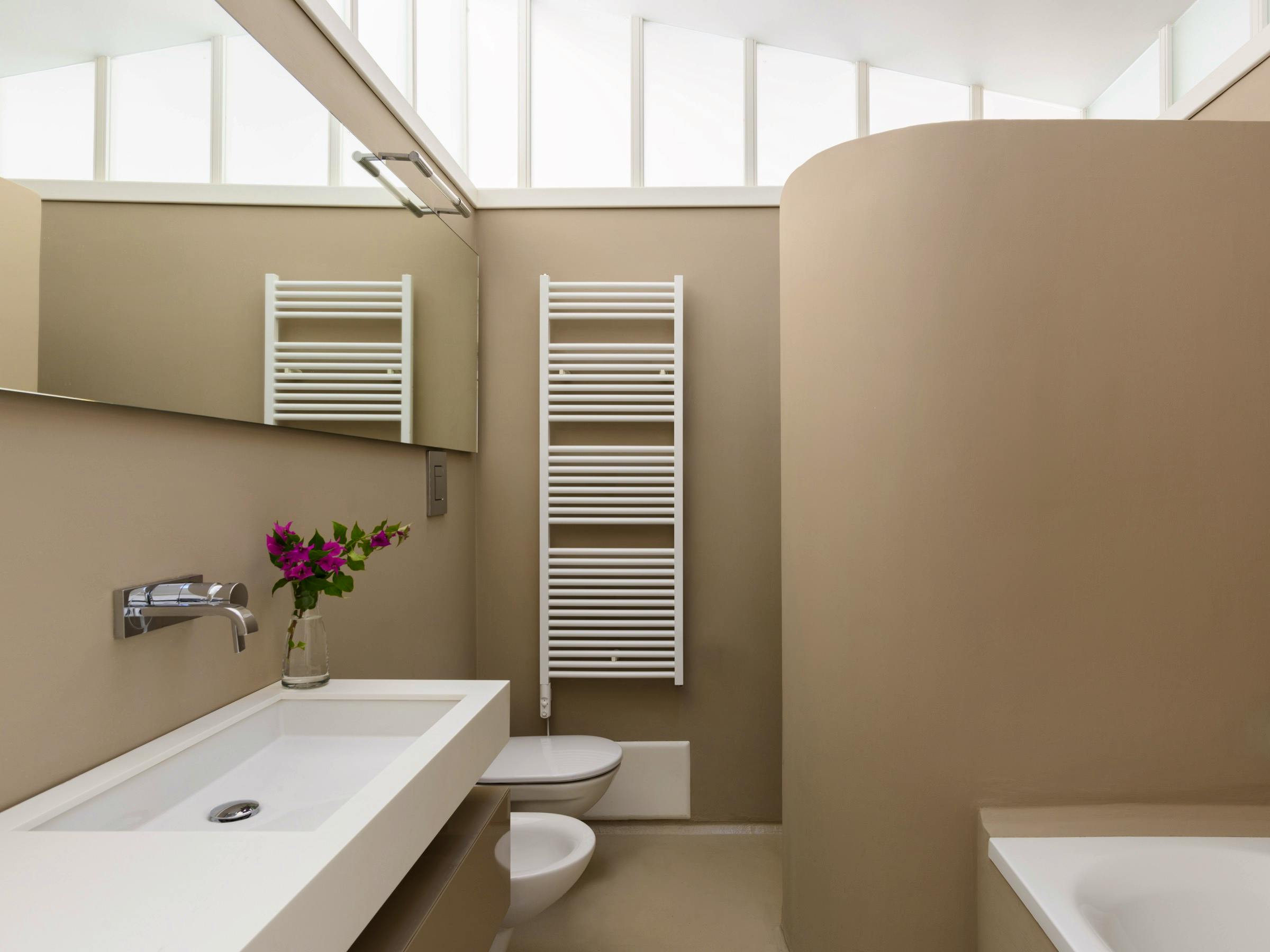 Master en suite bathroom