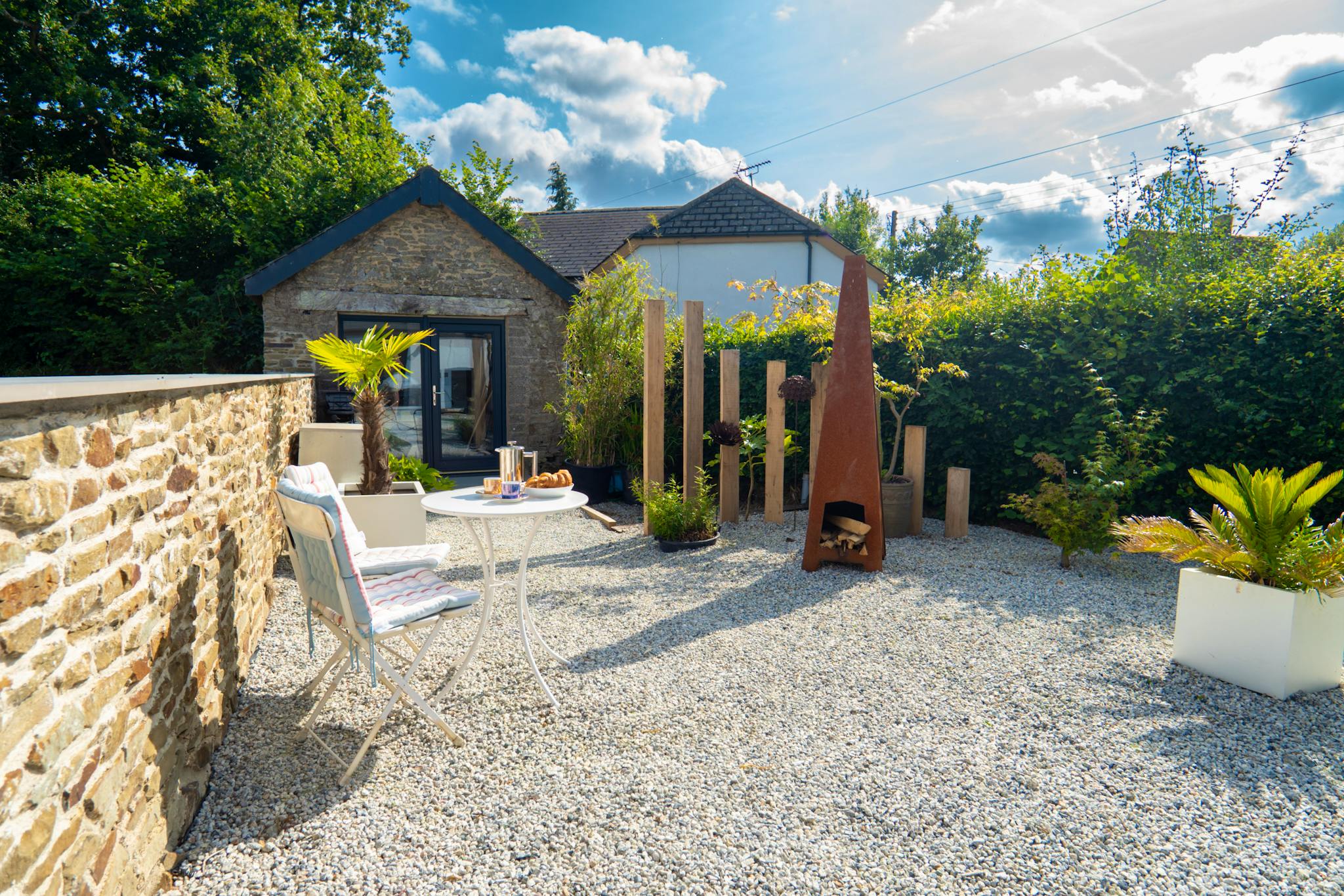Small secluded side garden 
