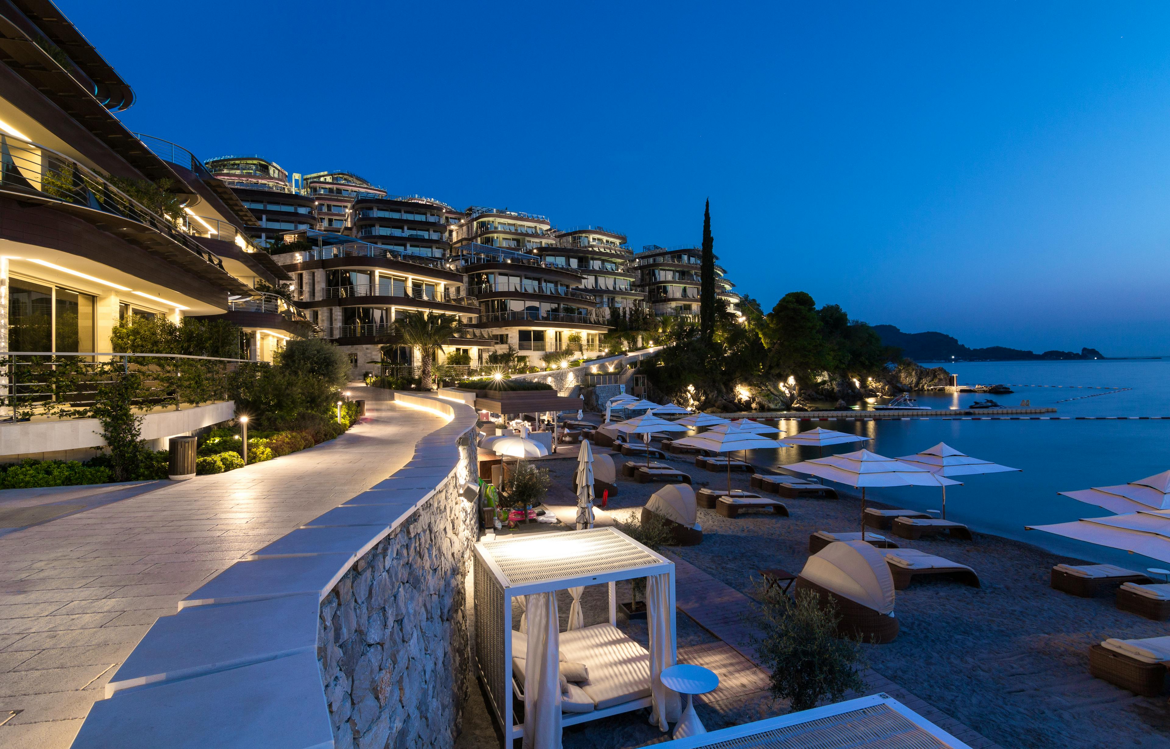 Dukley Beach Residence - Image 1