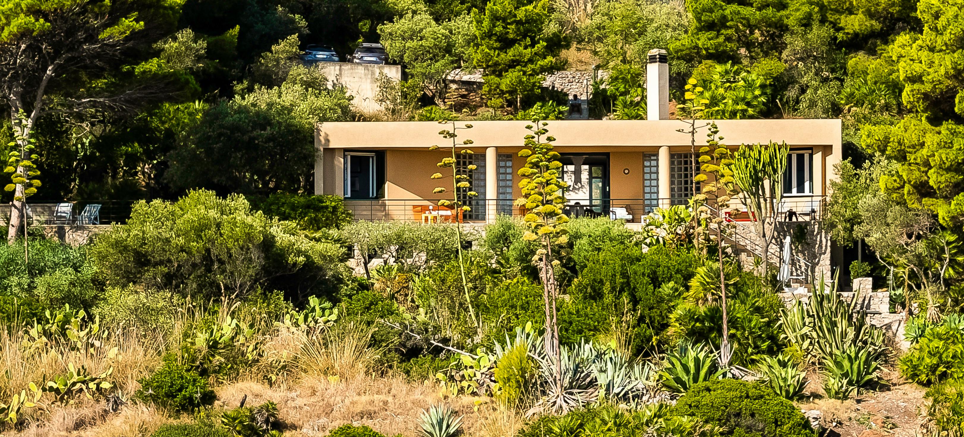 prospetto  della   villa 