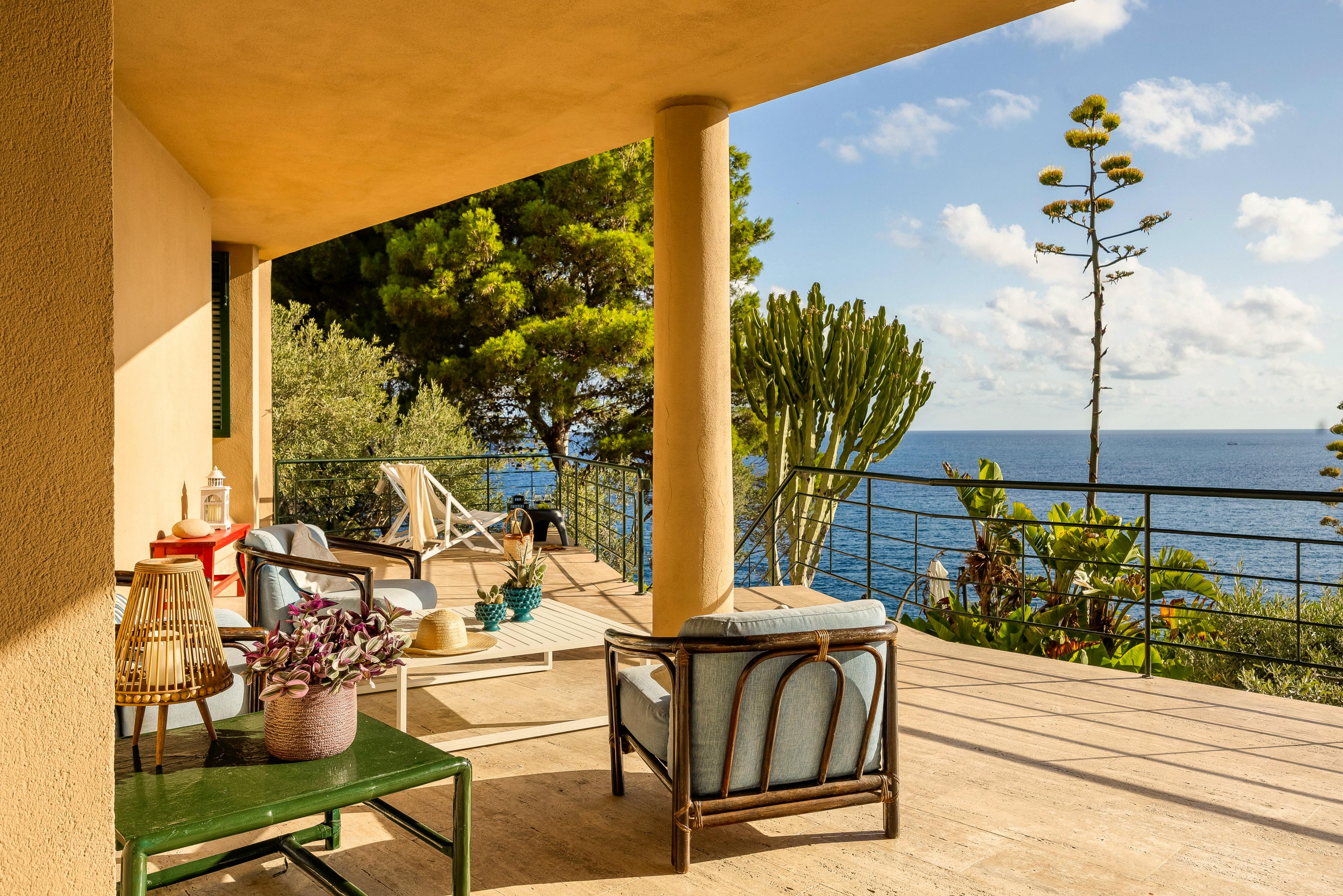 terrazza   fronte  mare   vista