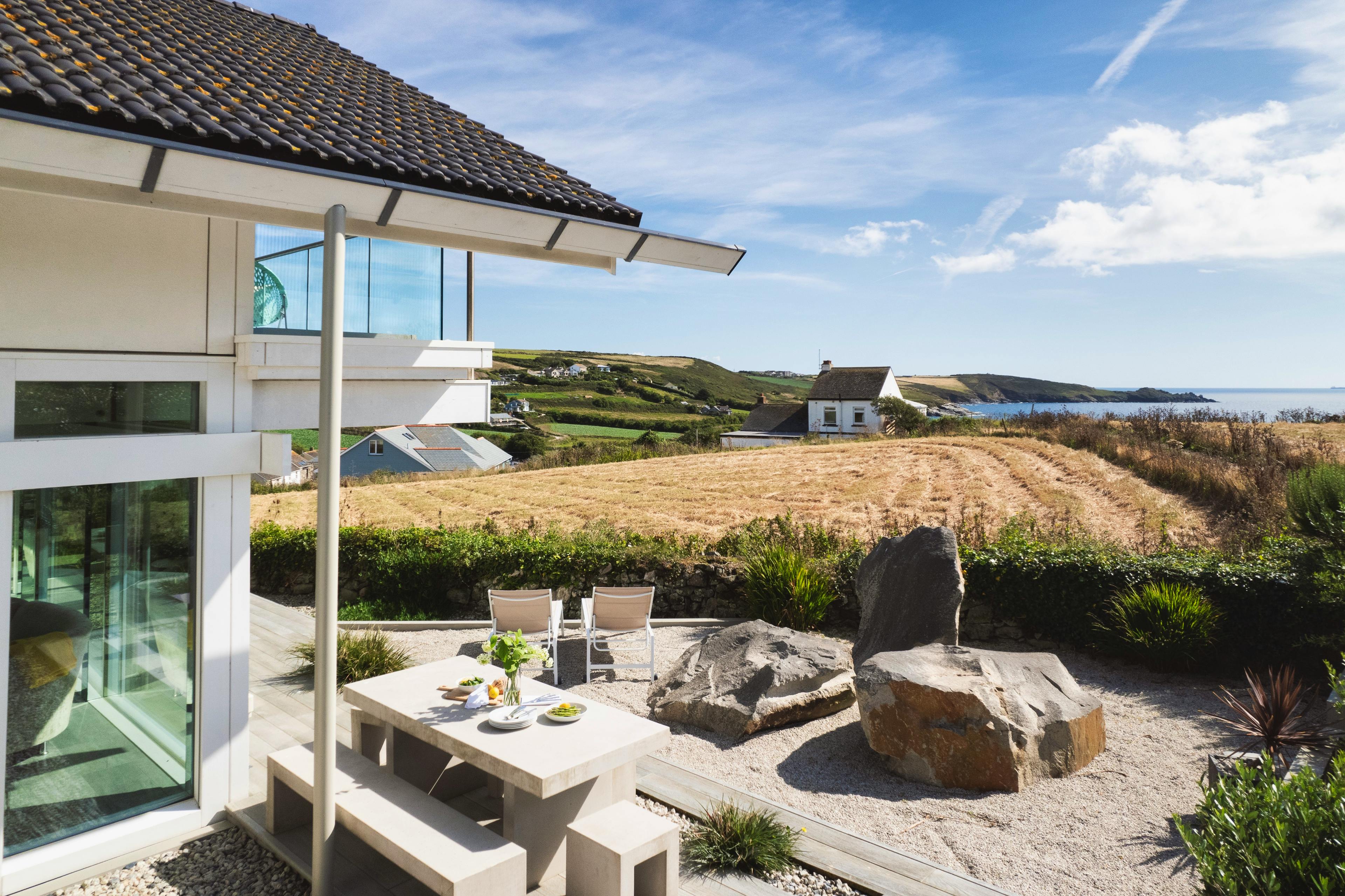 Outdoor dining - view SE