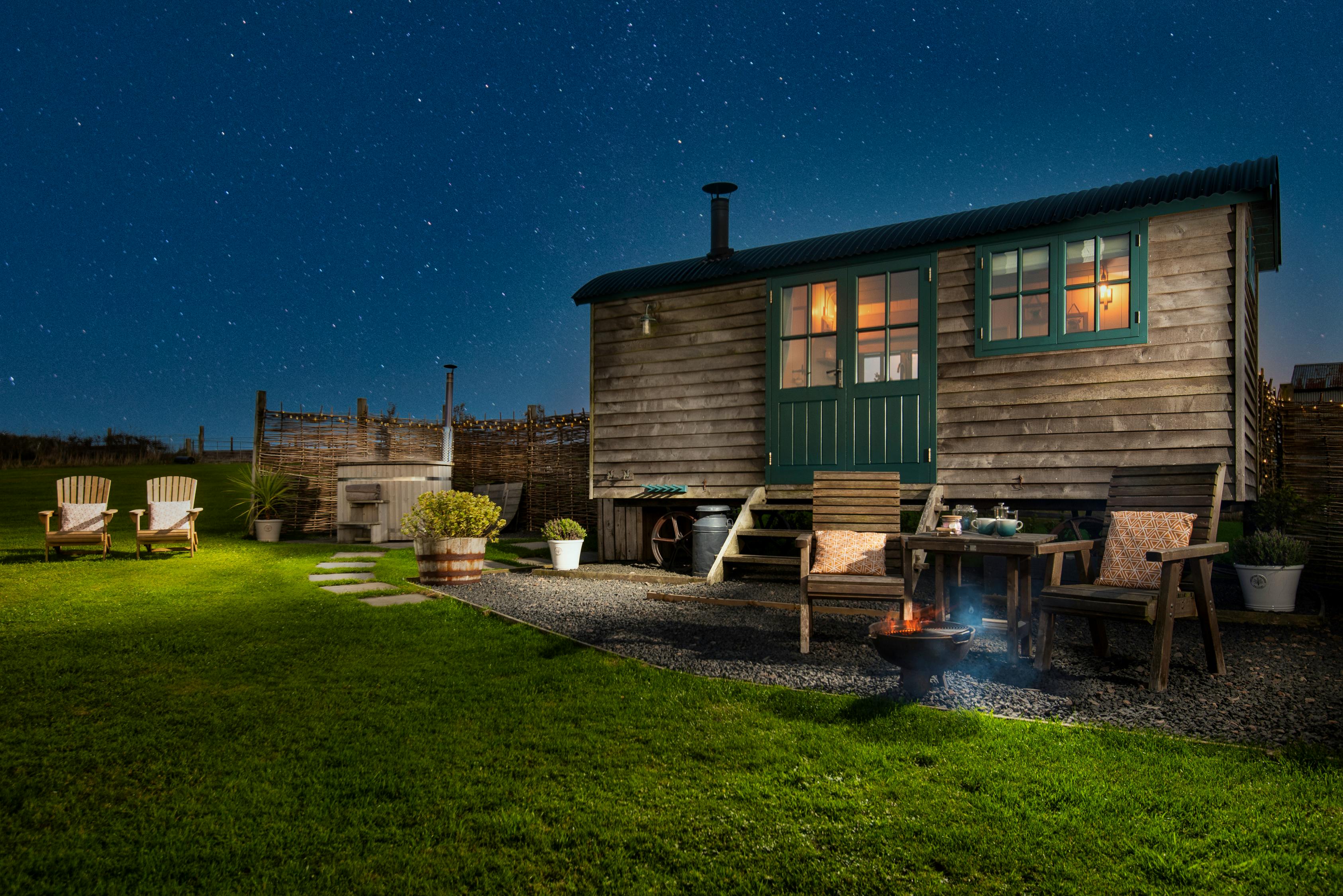 The Wee Hut at Little Lamberton - Image 1