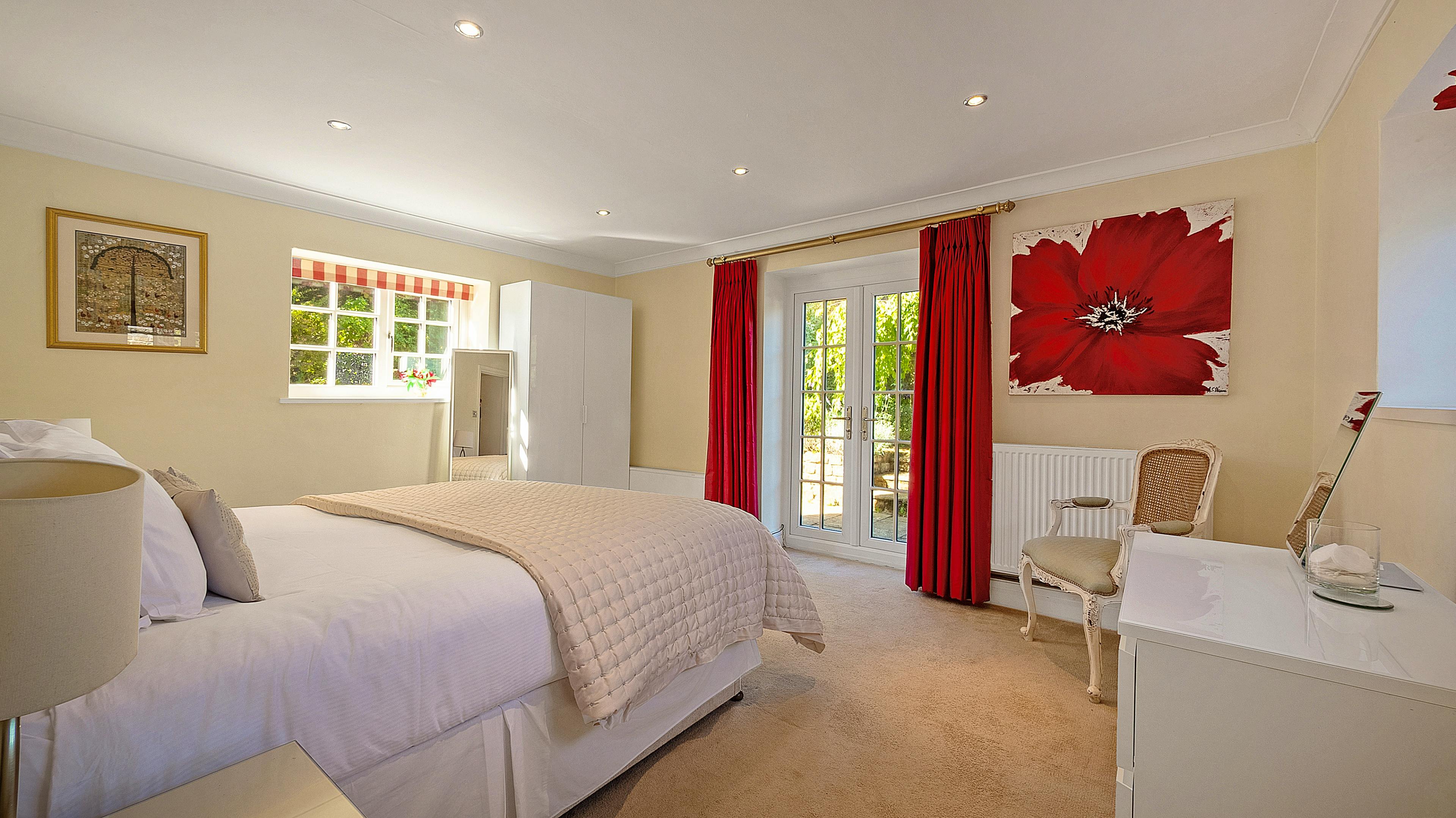 Downstairs bedroom twin/superking