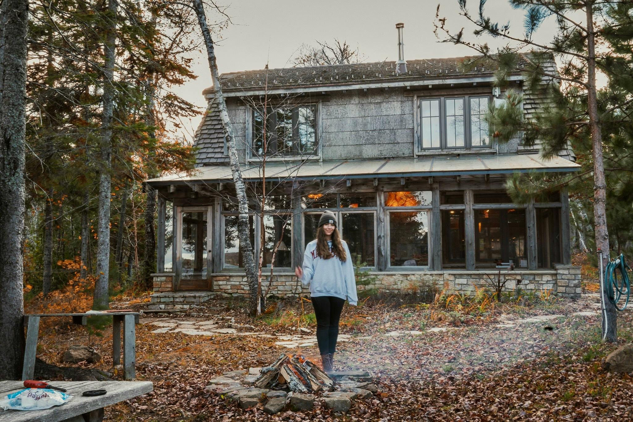 Outdoor fire pit and picnic table.