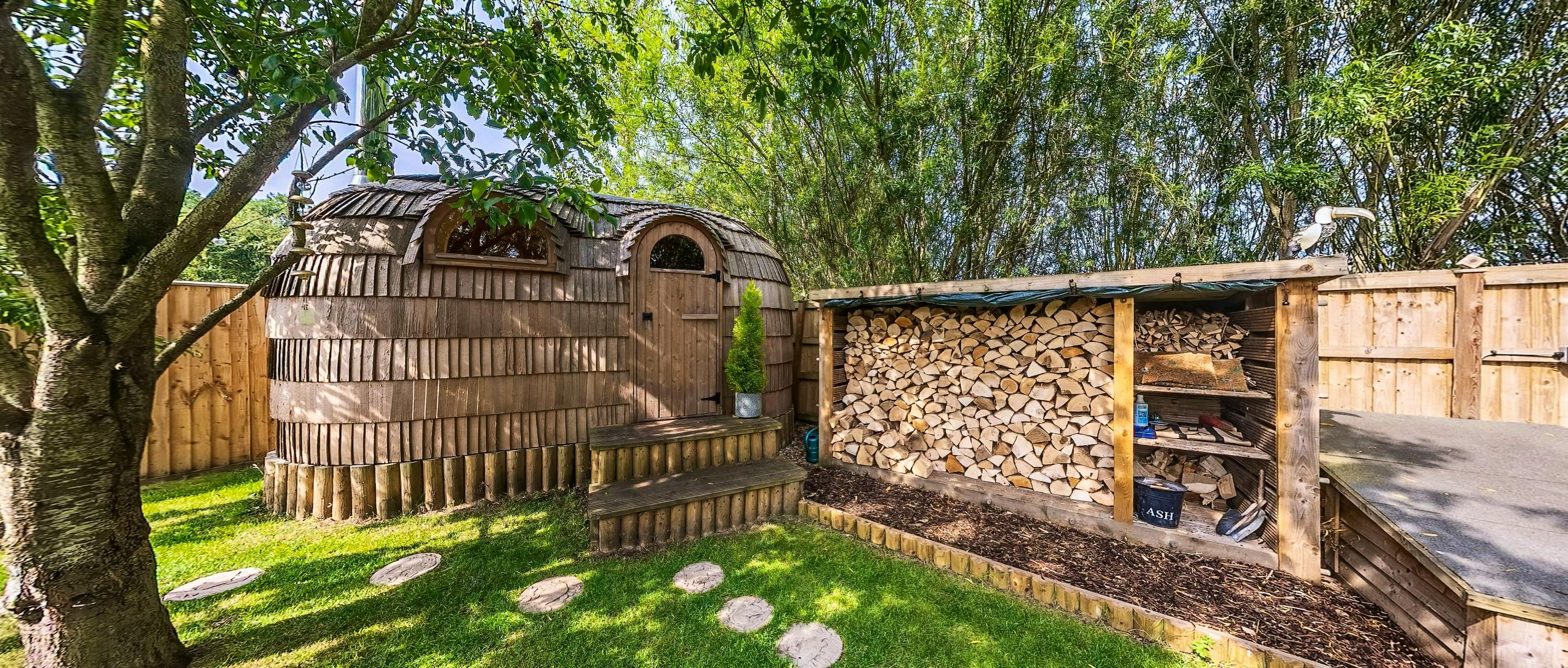 Sauna Cabin & Log Store
