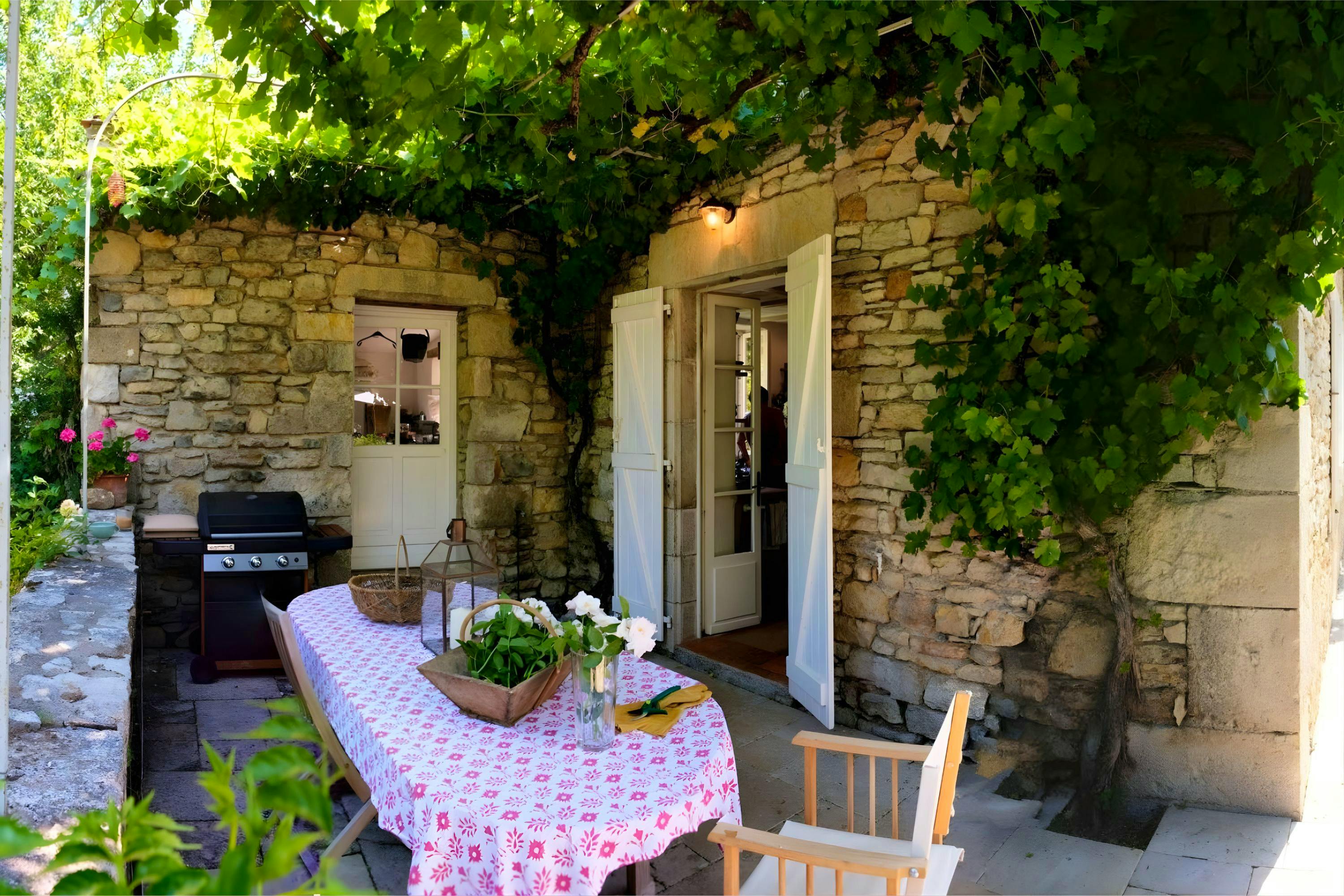 Breakfast under the wisteria