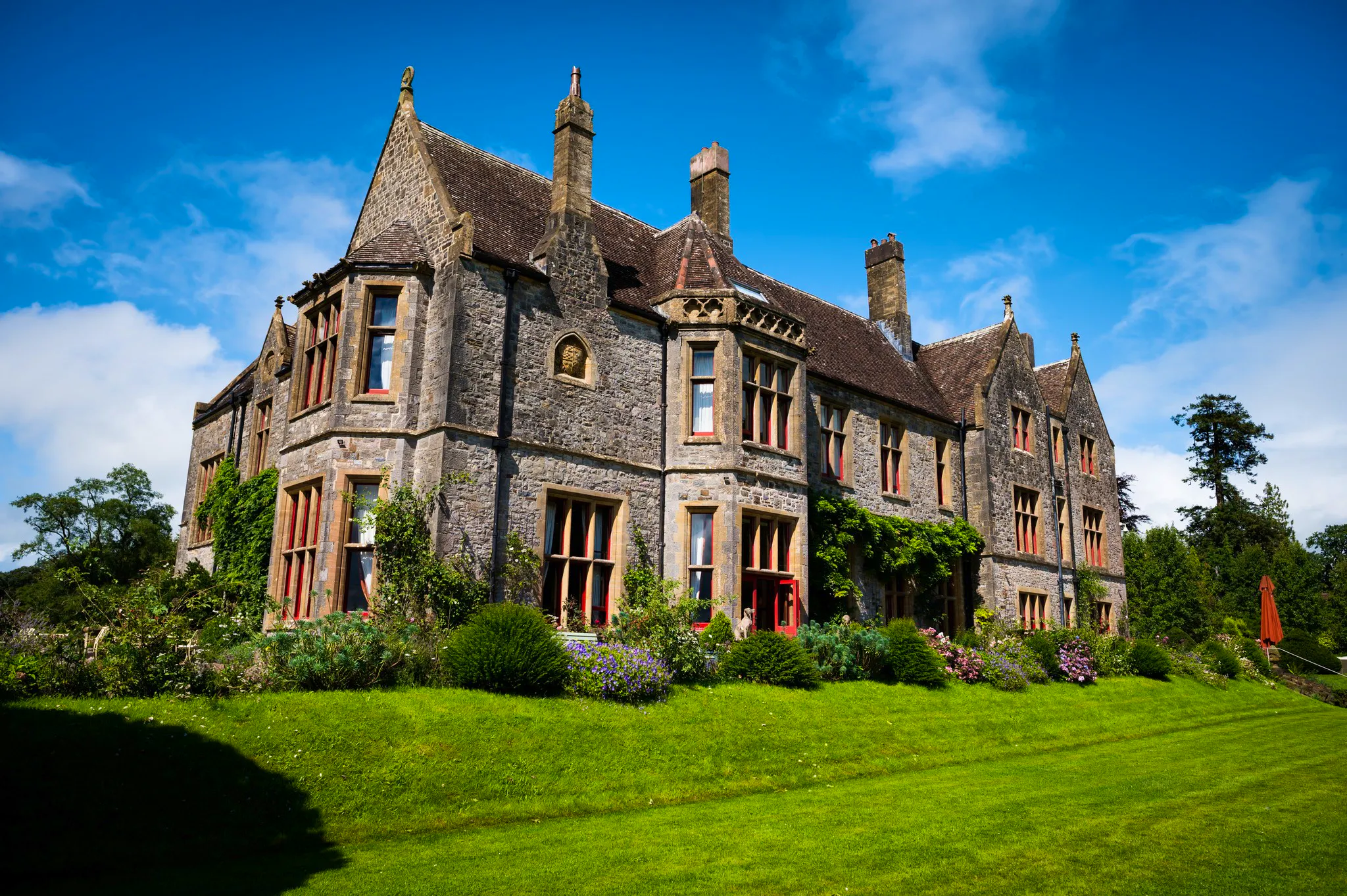 Huntsham Court - Sprawling Gothic manor - Coolstays