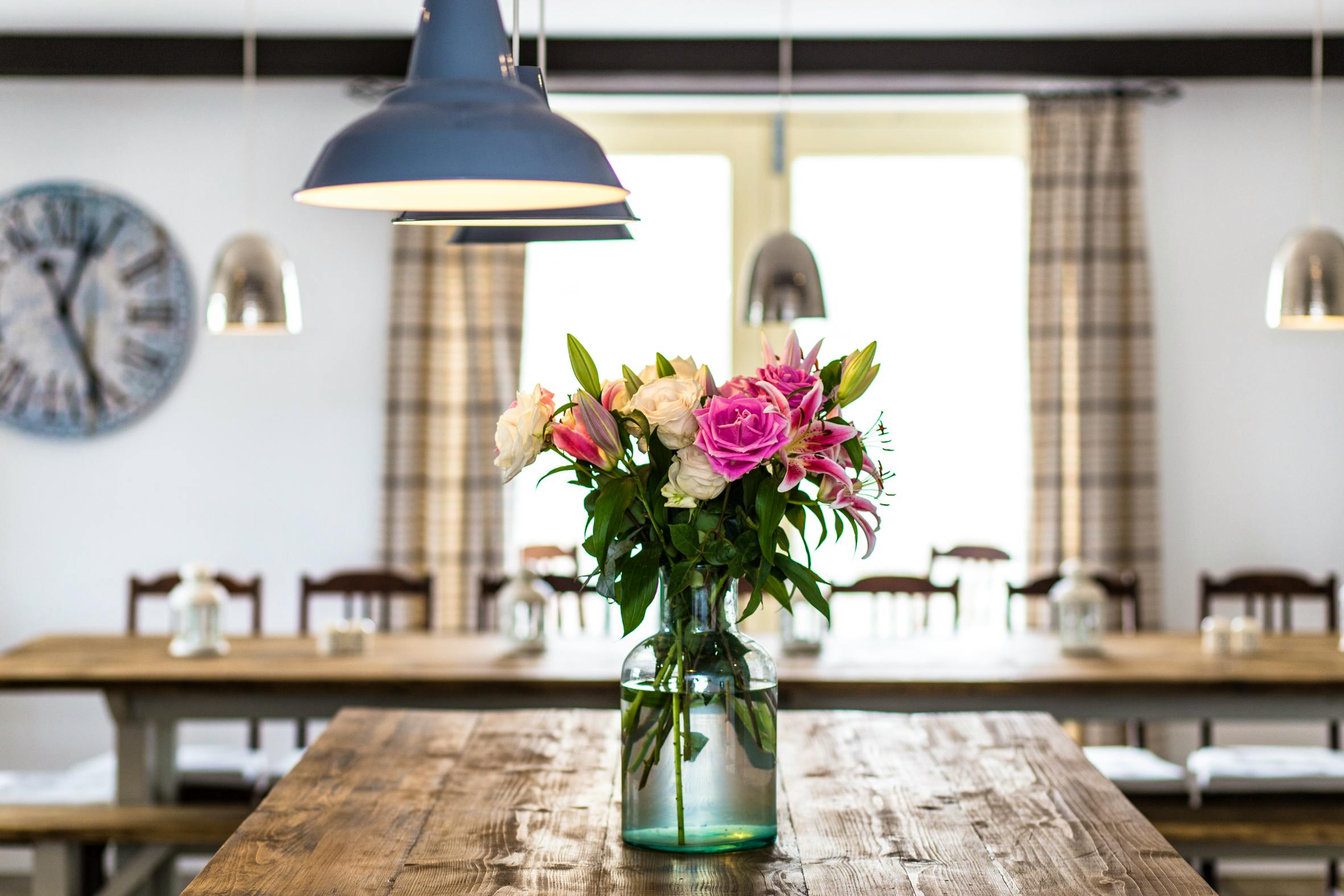 Dining for up to 20 guests 