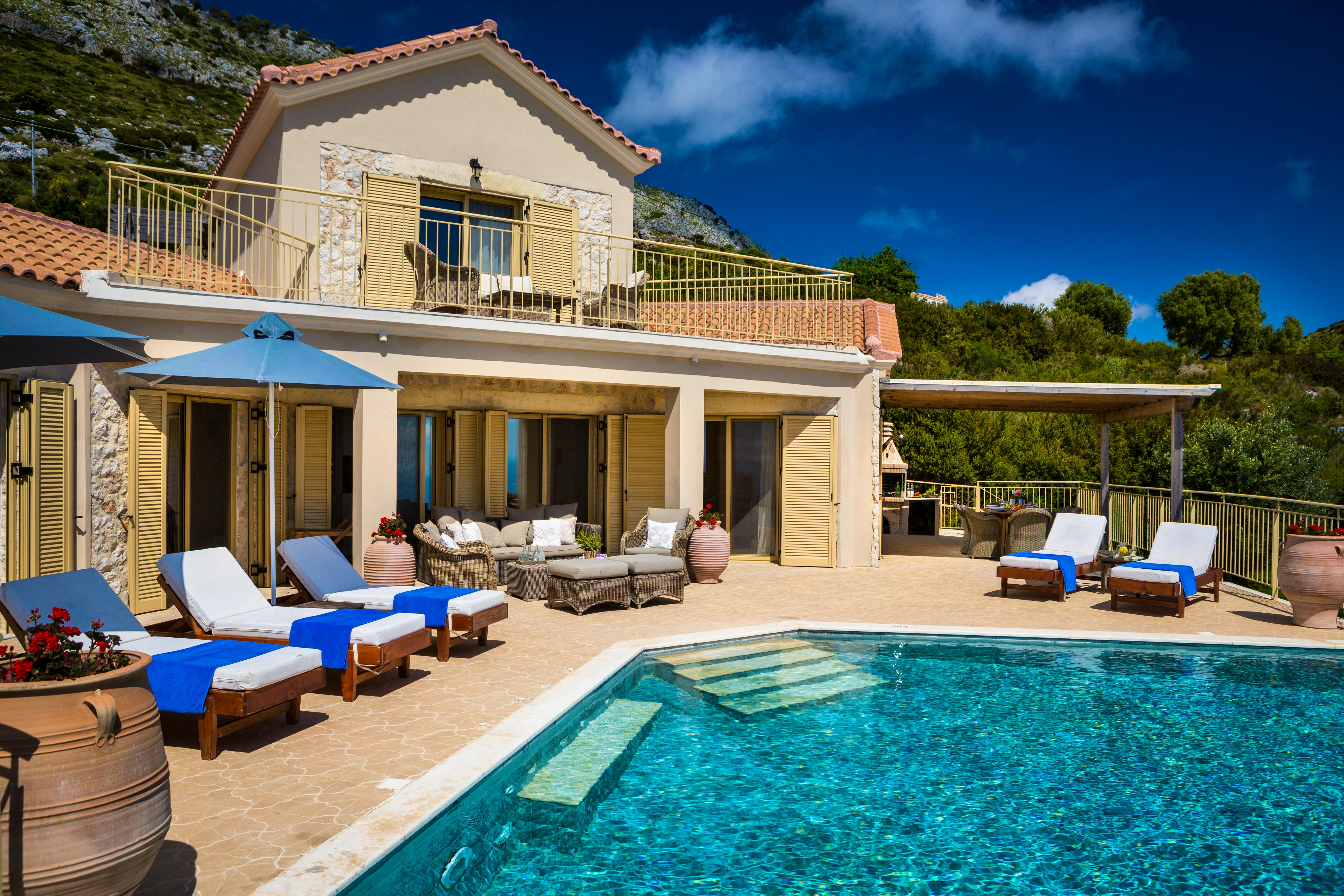 Best Stays in Greece 2023