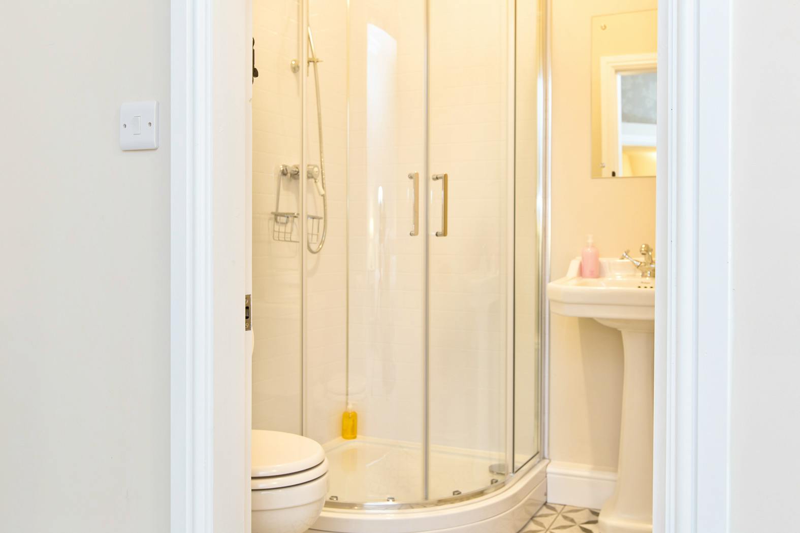 Star House Bedroom 3 ensuite