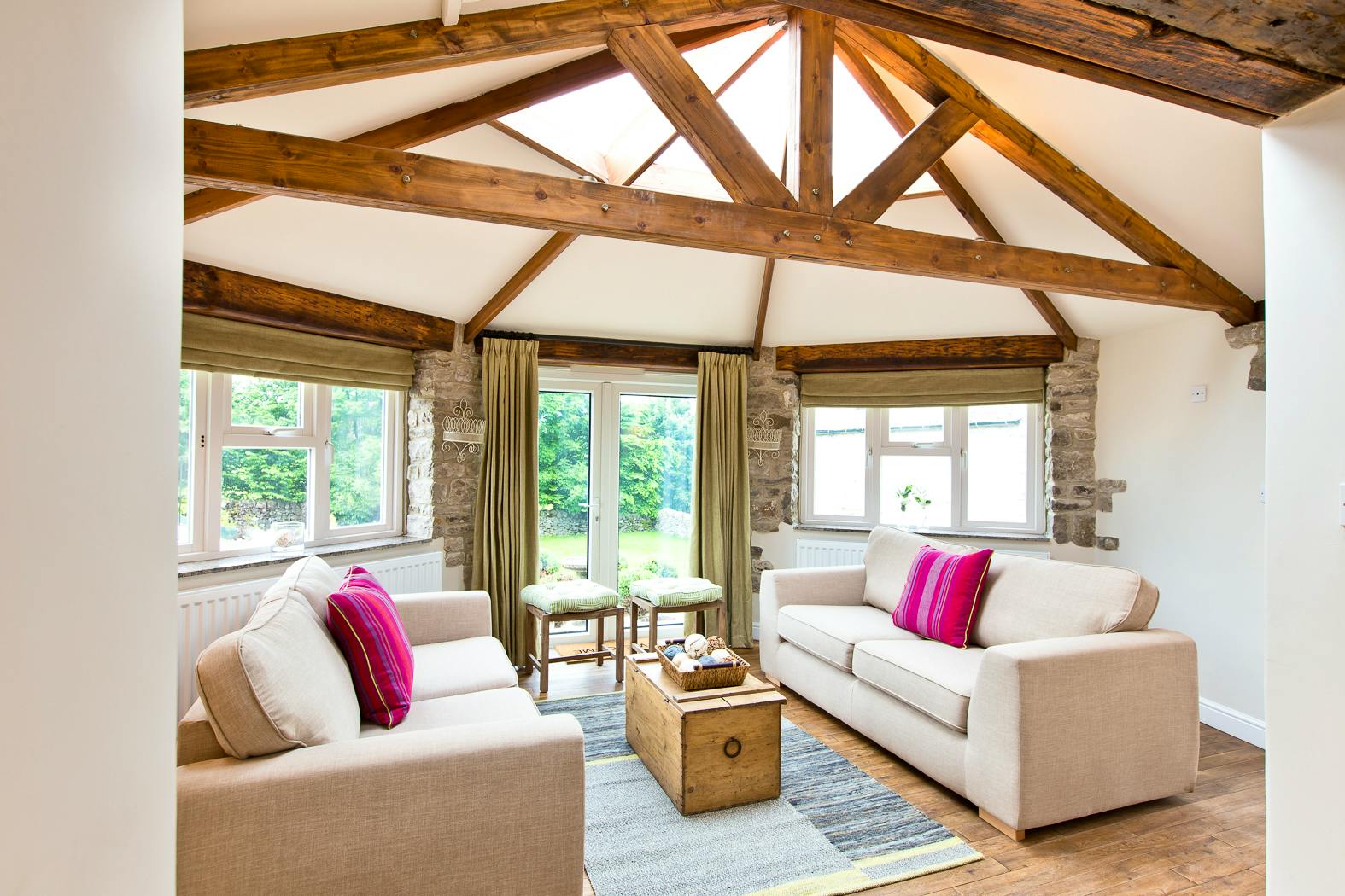 Light & airy living area Star House