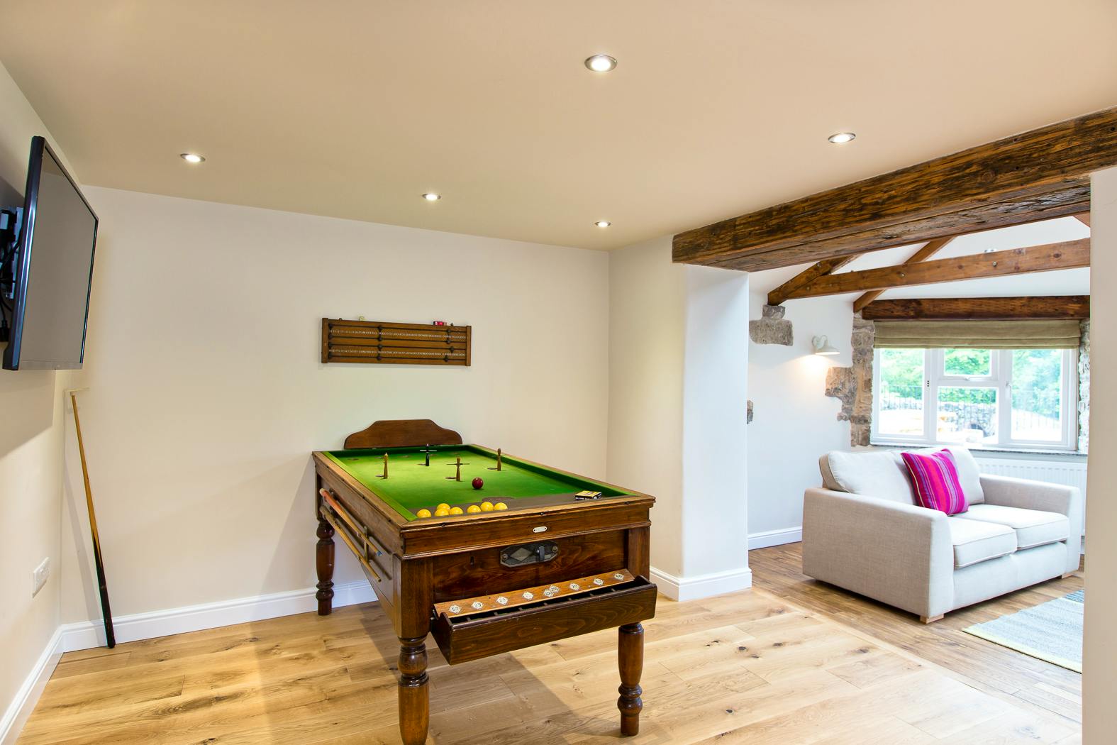 Socialising space with billiards   