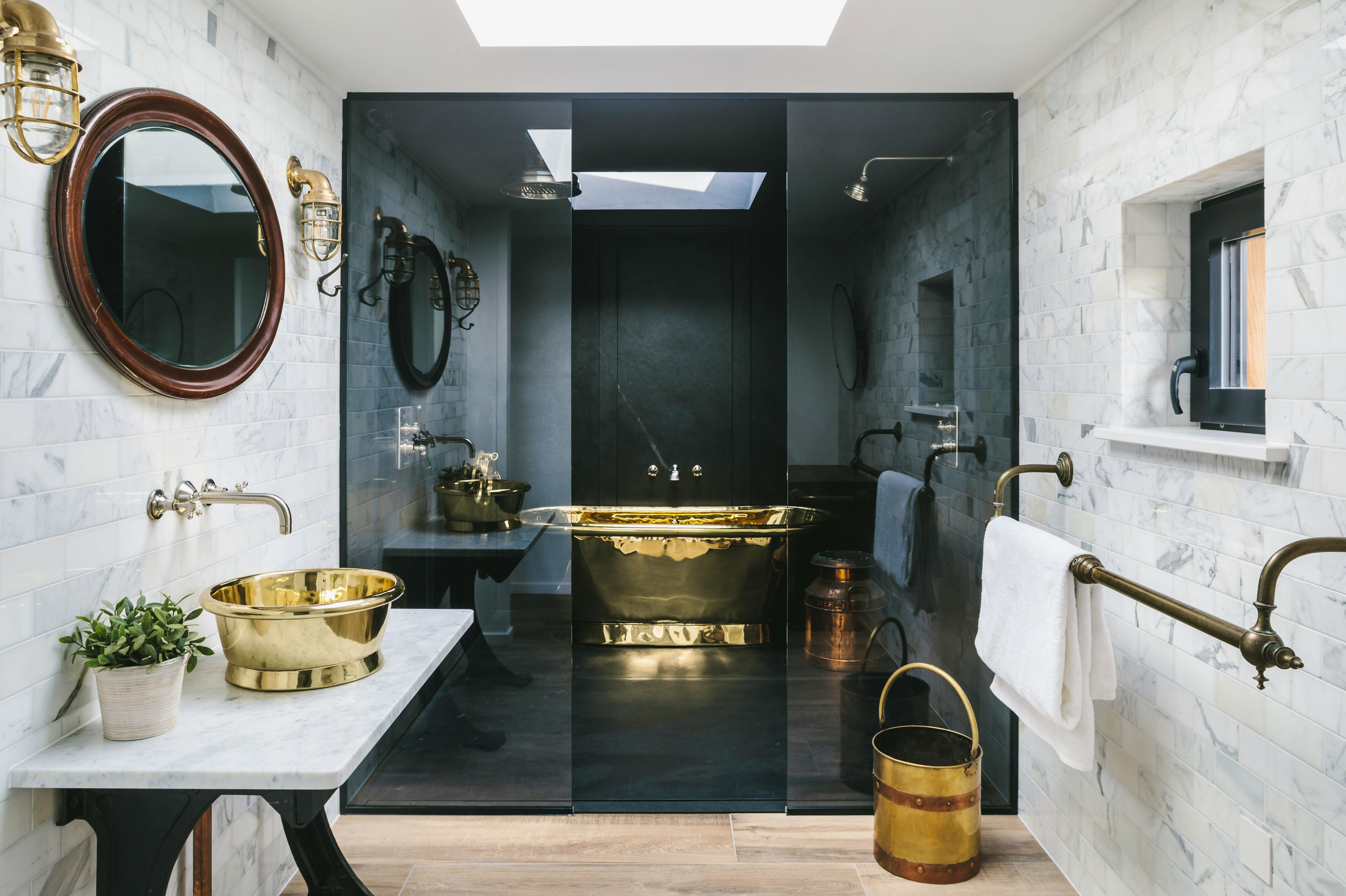 20 Coolstays with Beautiful Bathtubs