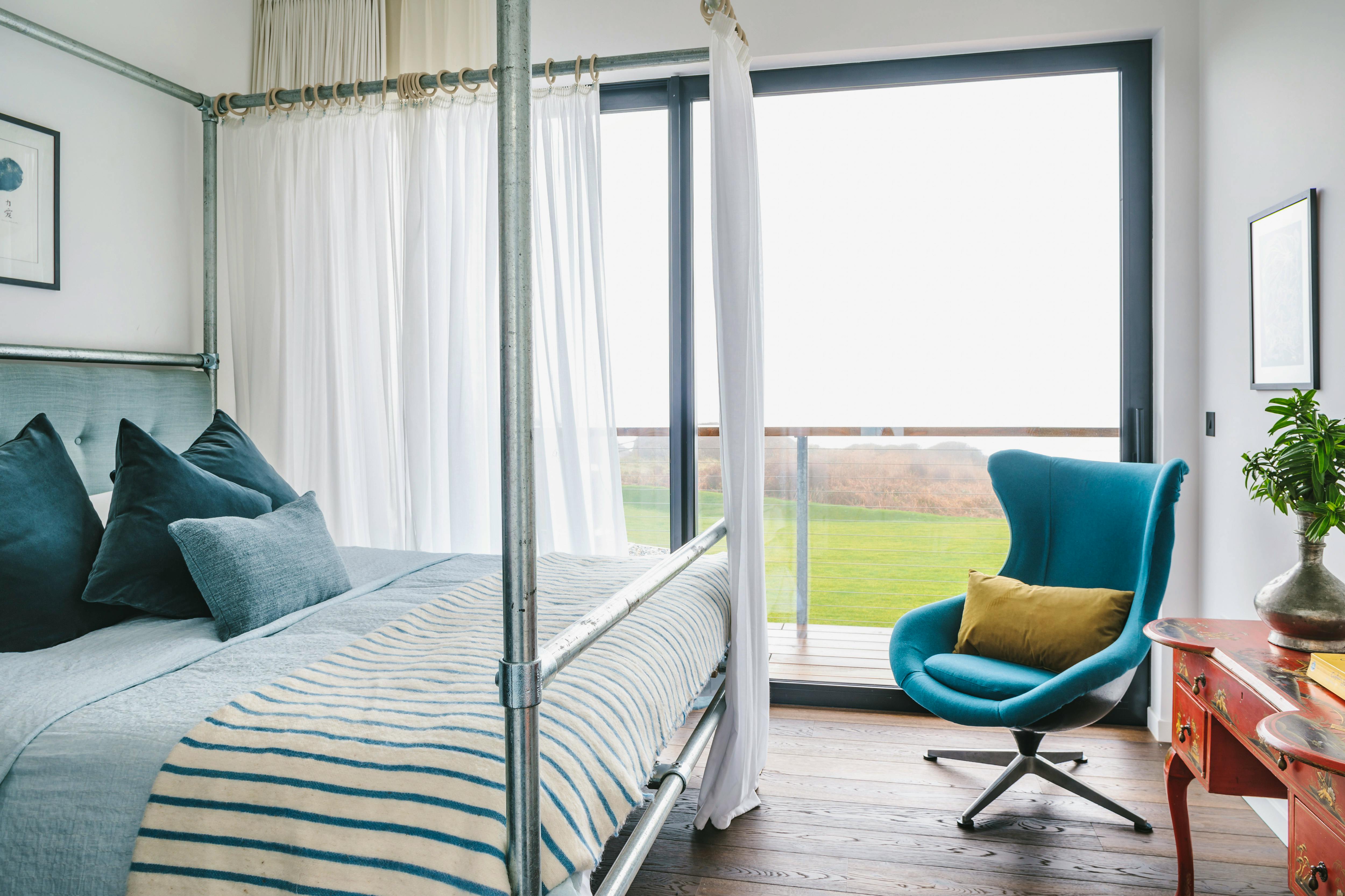 Bed 3 has a scaffold 4 poster