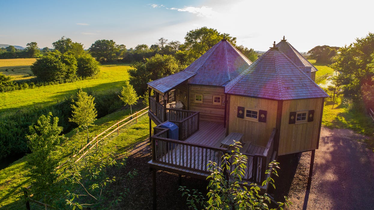 King Arthur's Willow Tree House luxury in the Wiltshire countryside