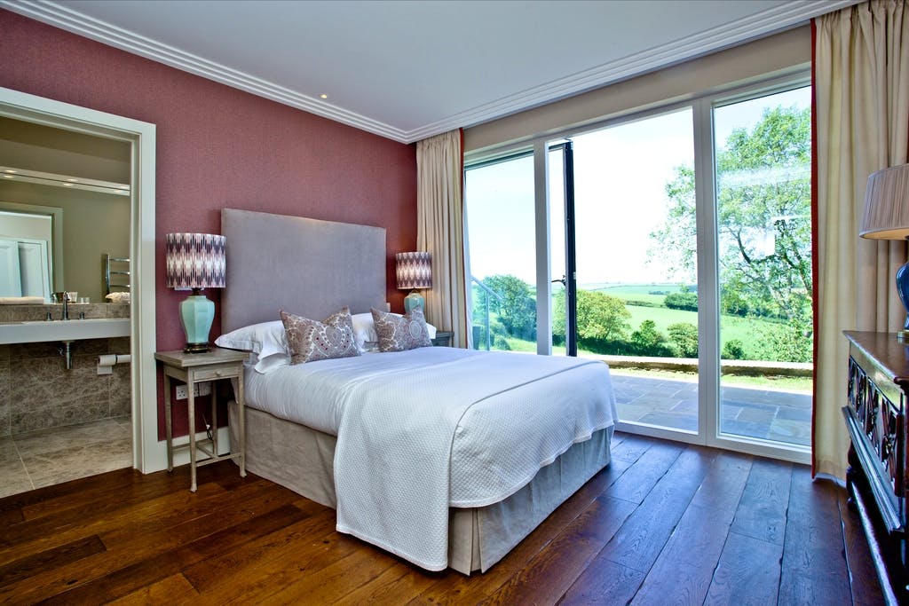 Golden Meadow Stunning 6 bedroom house overlooking Devon's Start Bay