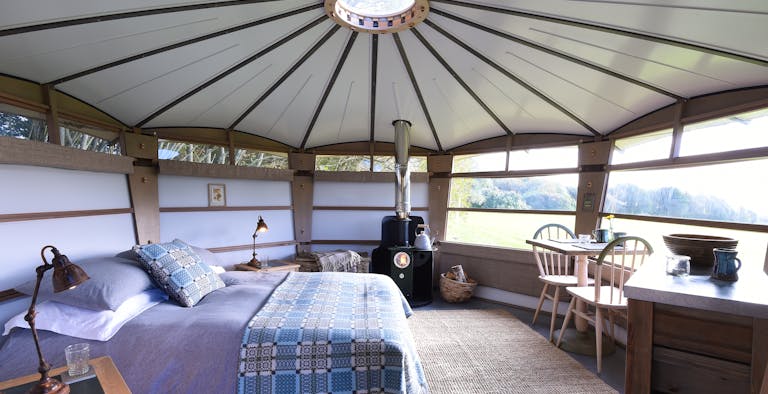 Hide Wales Cabans