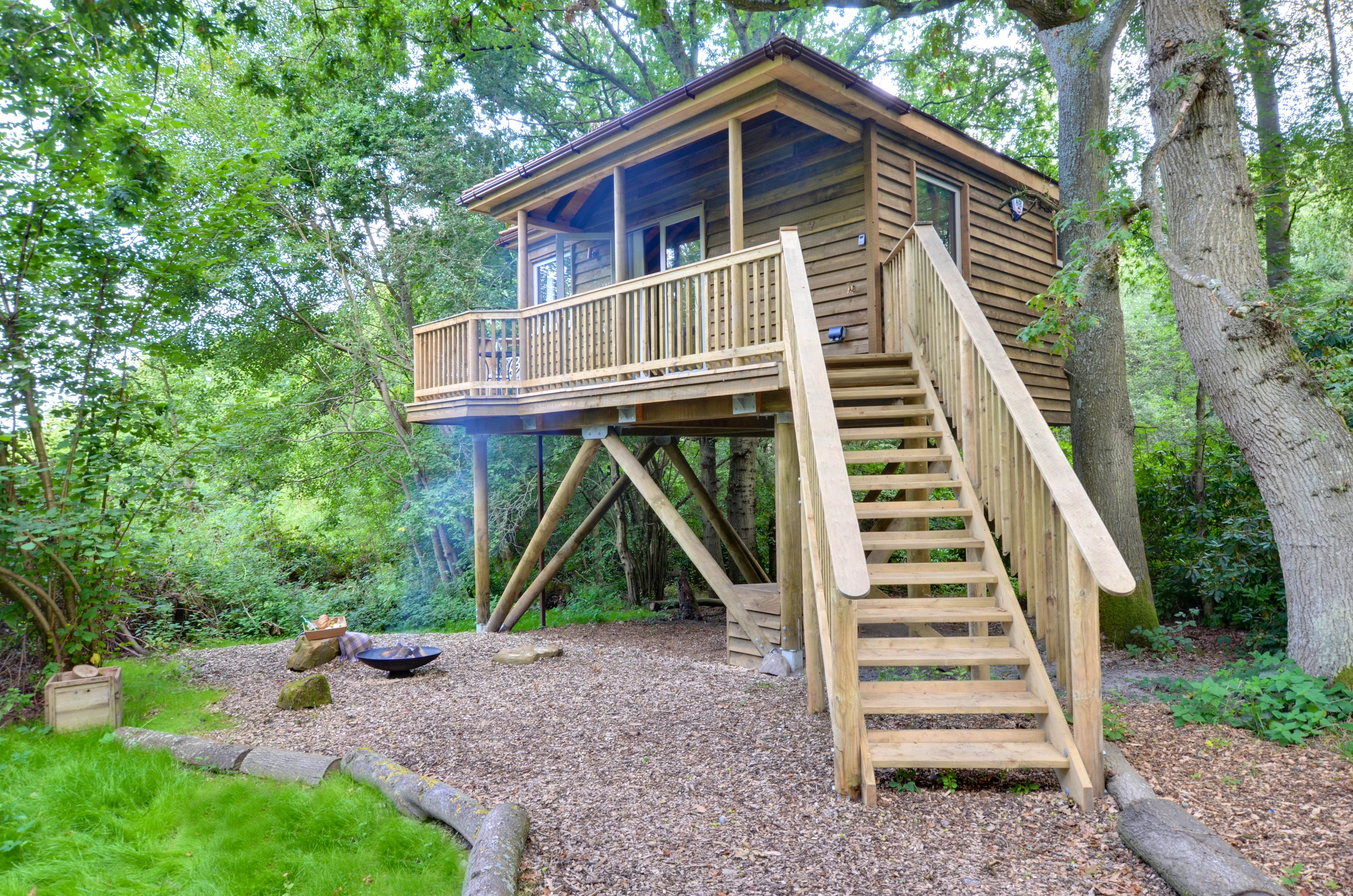 12 of the Best Treehouses in England