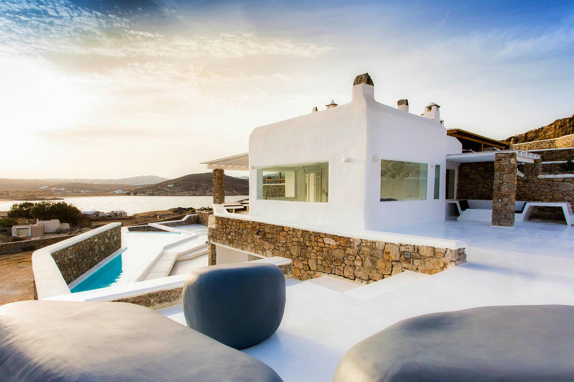 24 Gorgeous Greek Villas