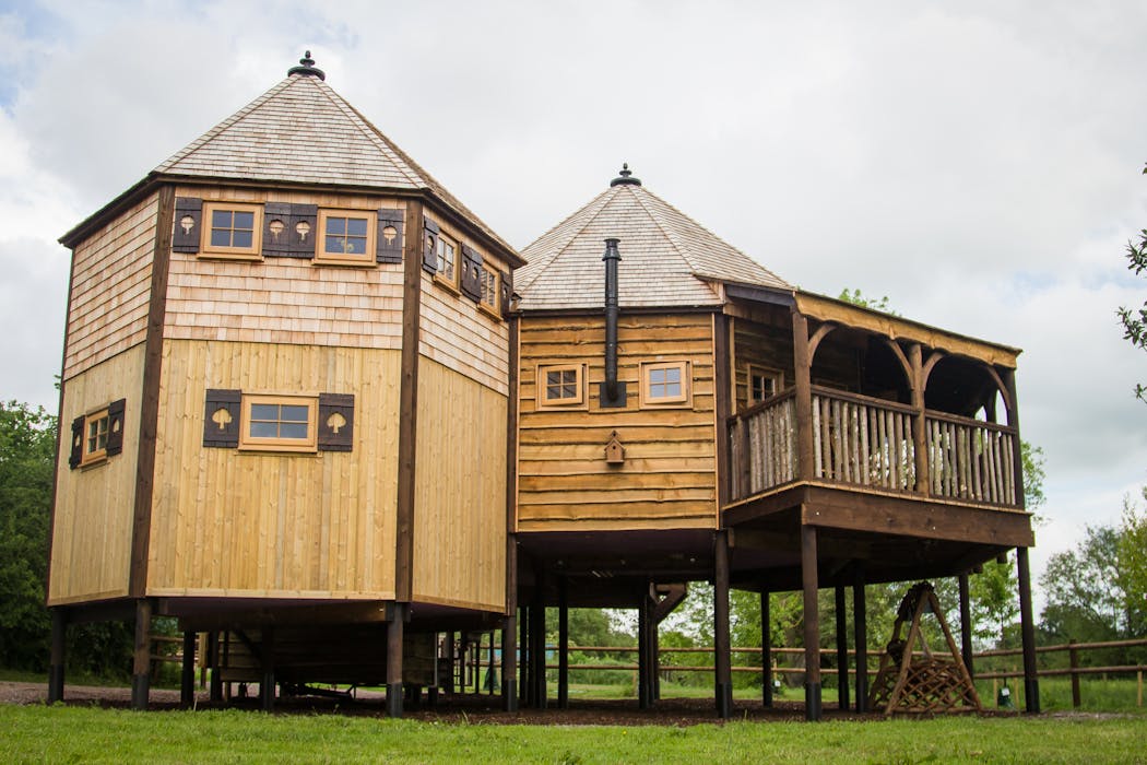 King Arthur's Willow Tree House luxury in the Wiltshire countryside