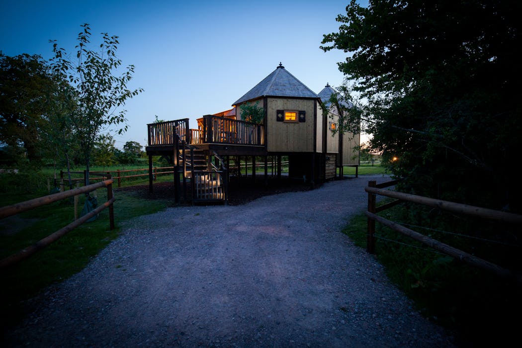 King Arthur's Willow Tree House luxury in the Wiltshire countryside