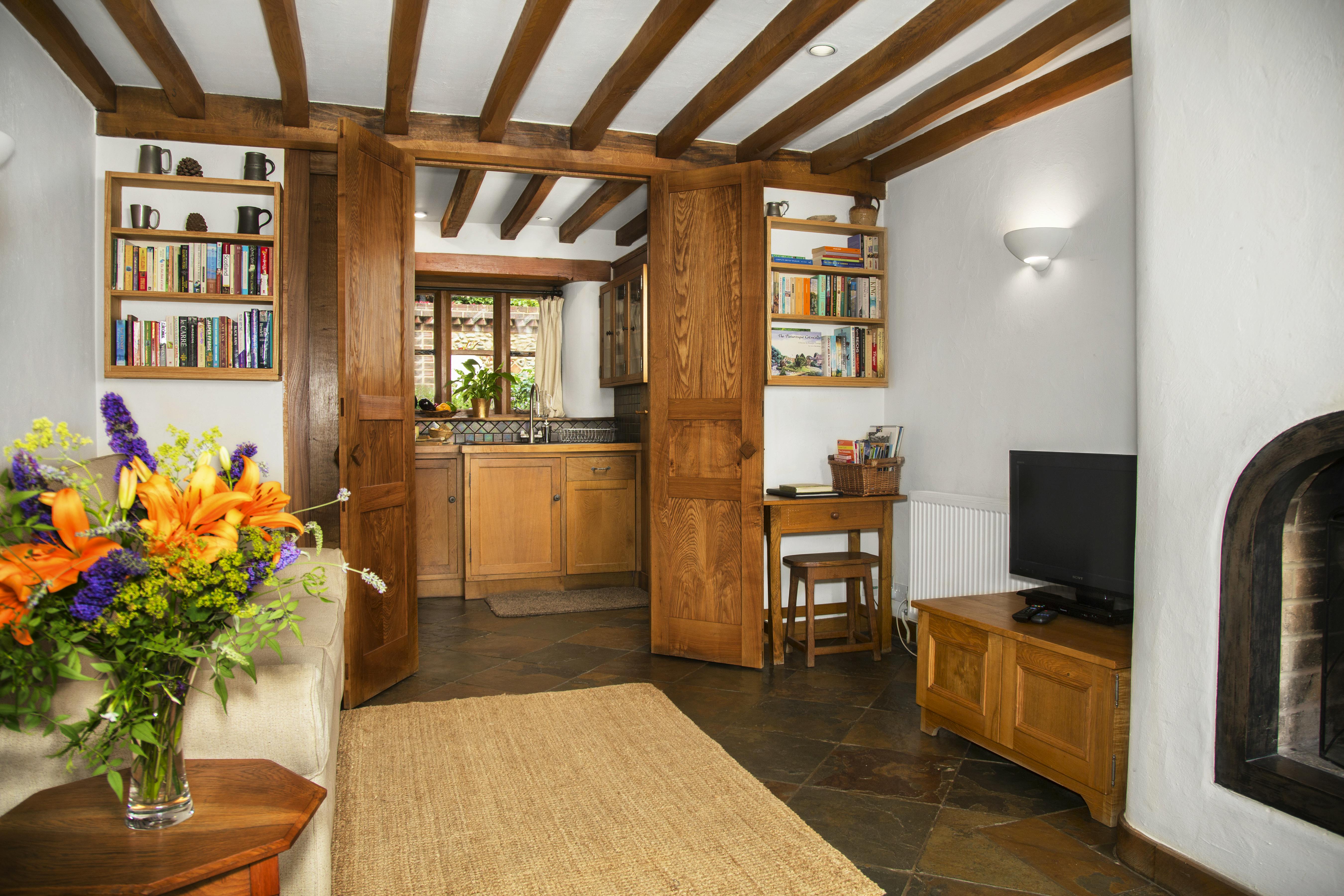 Chestnut Cottage living room & kitchen